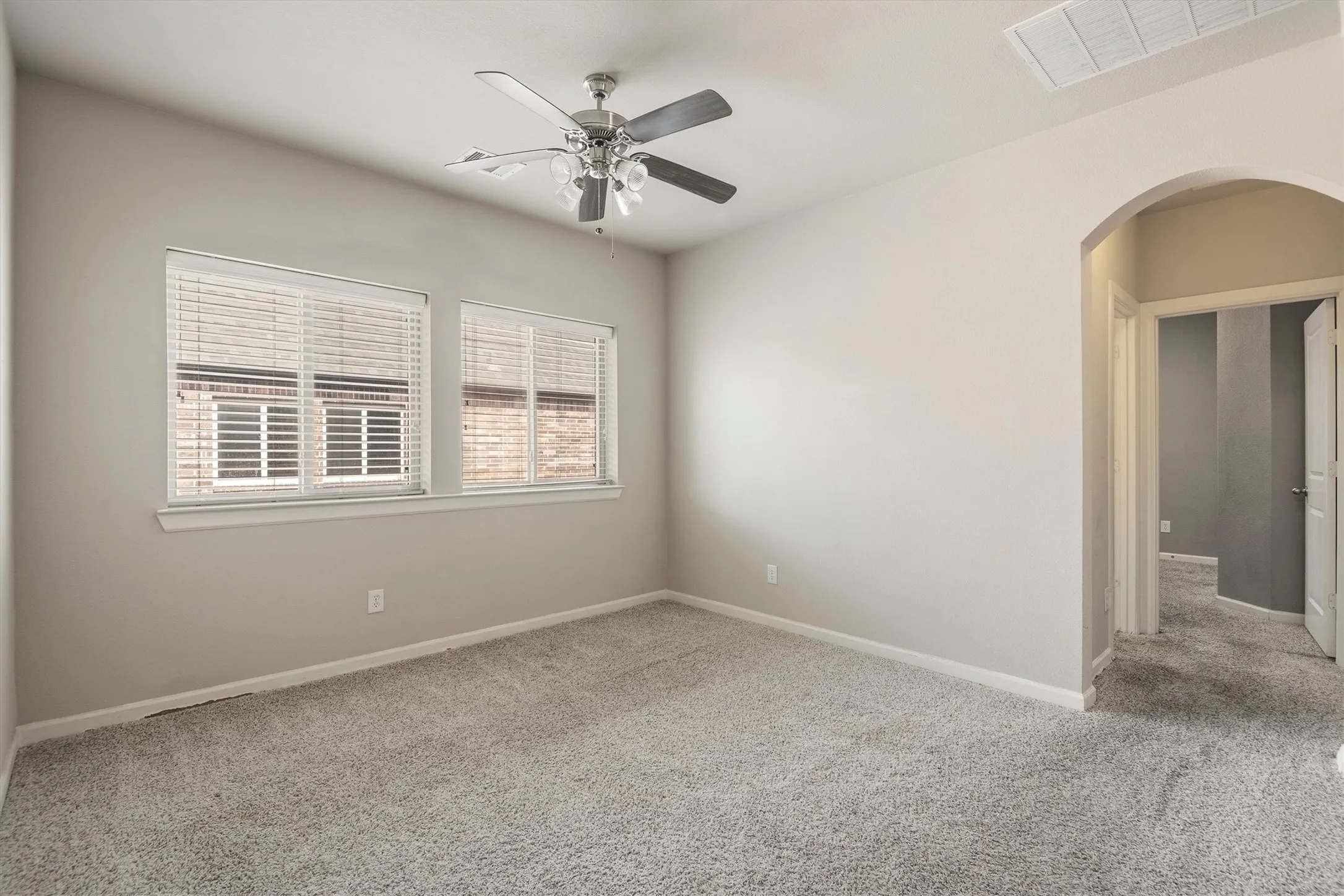 Single Family Residence For Sale in Denton County , 687 Dry Canyon Drive, Frisco, Texas 75036, 5 Bedroom, 4 Bathroom, 2 Garage spaces, 3,363 Sqft, built in 2013, mls#21348312, Real Estate Agent in Frisco, Homes For Sale in Denton county, Homes For Sale in Frisco, Realtor in Frisco Texas, Real Estate Brokerage Independent Realty Texas, Luminita Cordes Realtor