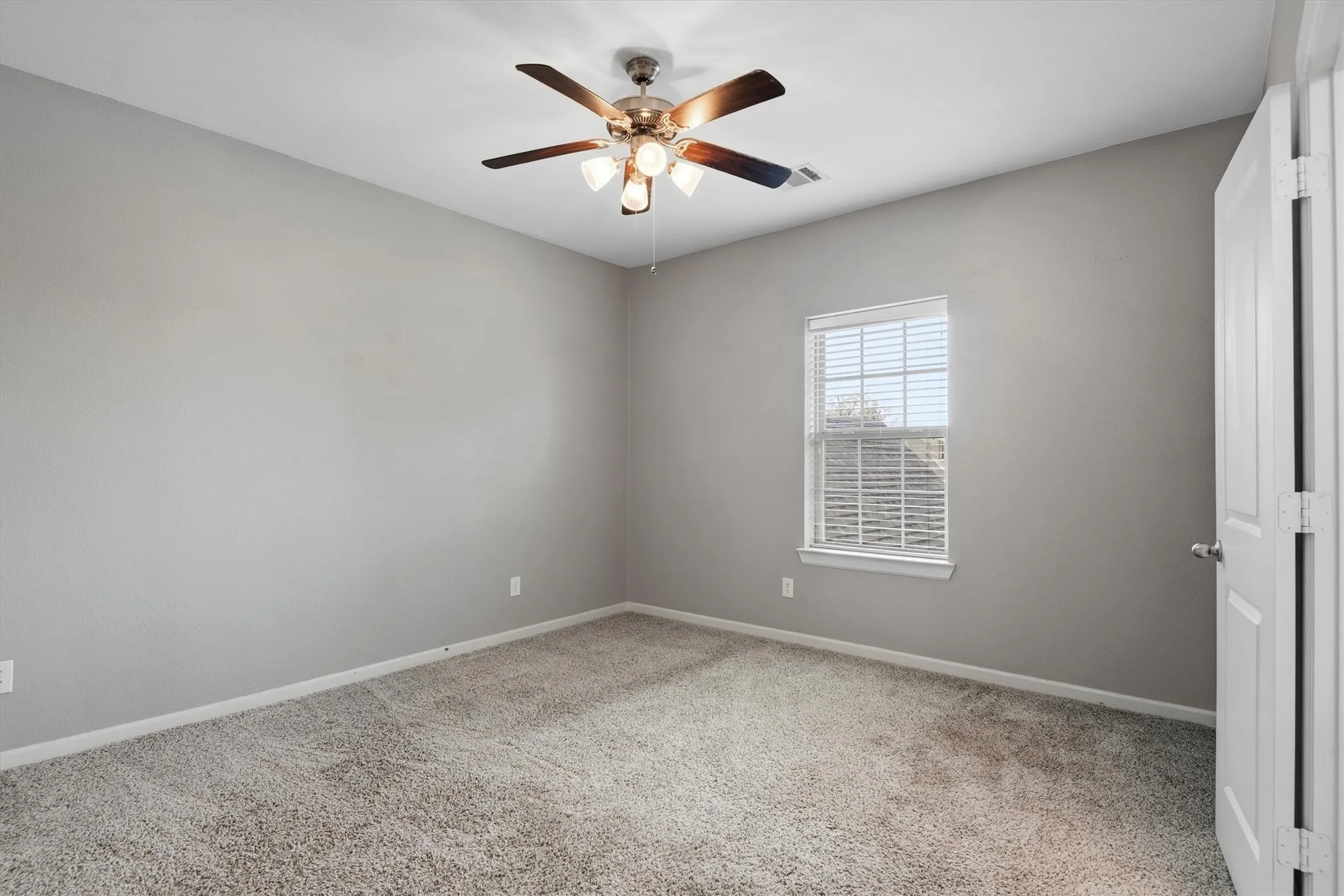 Single Family Residence For Sale in Denton County , 687 Dry Canyon Drive, Frisco, Texas 75036, 5 Bedroom, 4 Bathroom, 2 Garage spaces, 3,363 Sqft, built in 2013, mls#21348312, Real Estate Agent in Frisco, Homes For Sale in Denton county, Homes For Sale in Frisco, Realtor in Frisco Texas, Real Estate Brokerage Independent Realty Texas, Luminita Cordes Realtor