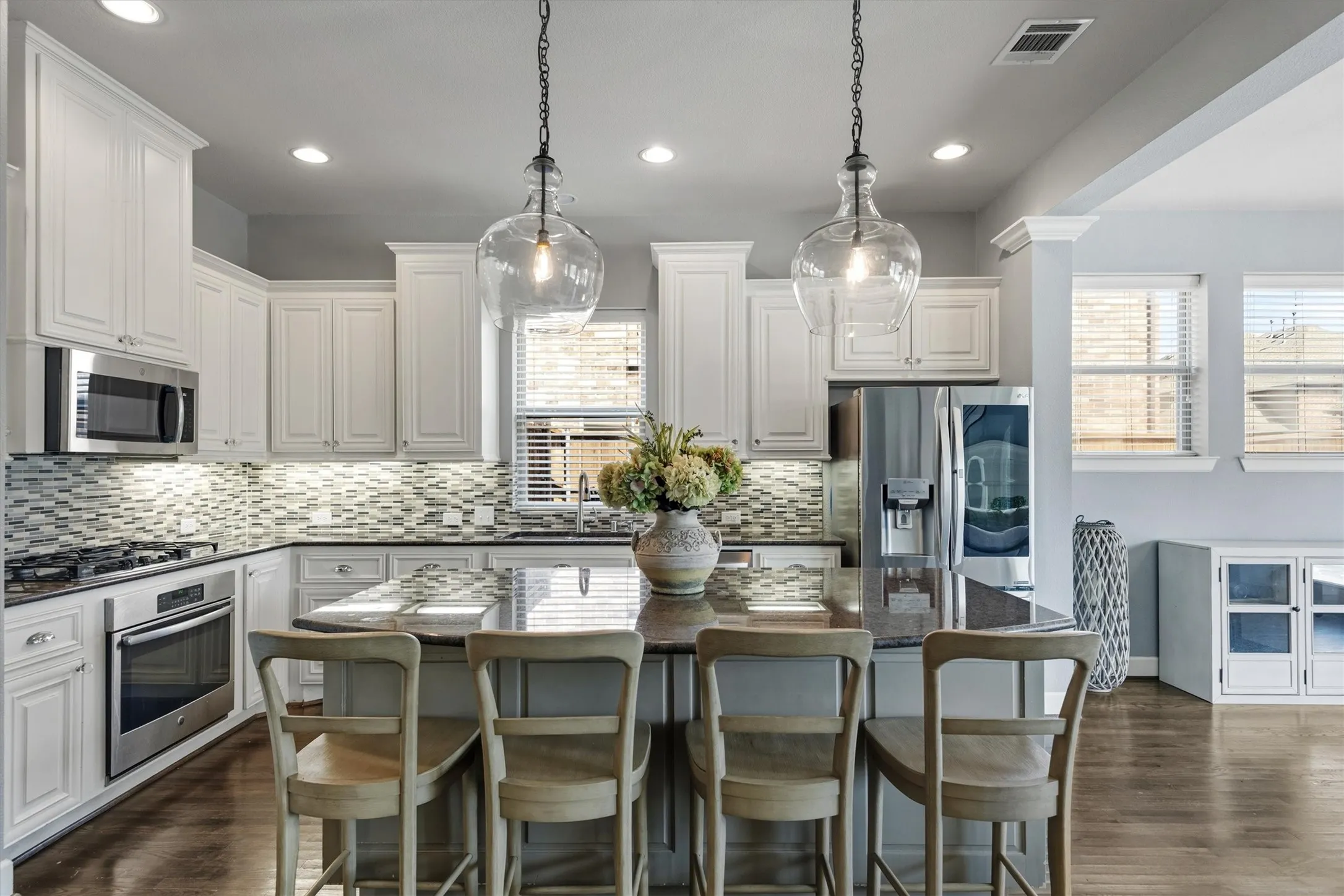 Single Family Residence For Sale in Denton County , 687 Dry Canyon Drive, Frisco, Texas 75036, 5 Bedroom, 4 Bathroom, 2 Garage spaces, 3,363 Sqft, built in 2013, mls#21348312, Real Estate Agent in Frisco, Homes For Sale in Denton county, Homes For Sale in Frisco, Realtor in Frisco Texas, Real Estate Brokerage Independent Realty Texas, Luminita Cordes Realtor