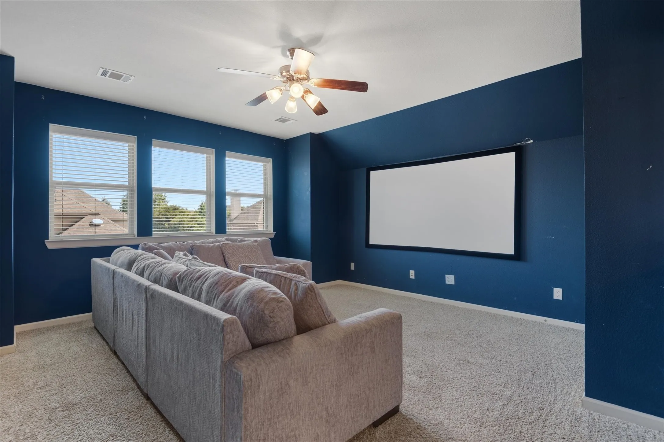 Single Family Residence For Sale in Denton County , 687 Dry Canyon Drive, Frisco, Texas 75036, 5 Bedroom, 4 Bathroom, 2 Garage spaces, 3,363 Sqft, built in 2013, mls#21348312, Real Estate Agent in Frisco, Homes For Sale in Denton county, Homes For Sale in Frisco, Realtor in Frisco Texas, Real Estate Brokerage Independent Realty Texas, Luminita Cordes Realtor