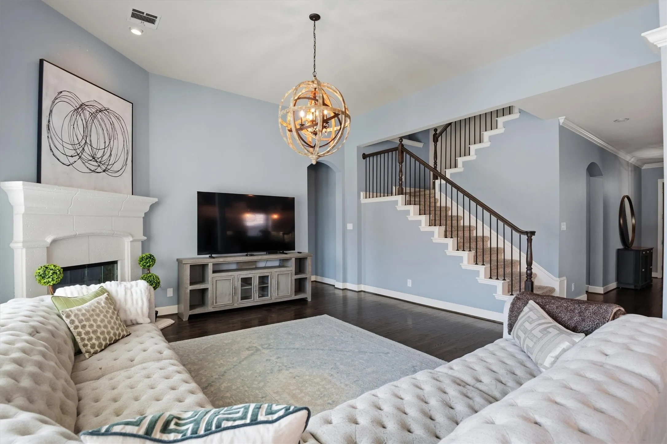 Single Family Residence For Sale in Denton County , 687 Dry Canyon Drive, Frisco, Texas 75036, 5 Bedroom, 4 Bathroom, 2 Garage spaces, 3,363 Sqft, built in 2013, mls#21348312, Real Estate Agent in Frisco, Homes For Sale in Denton county, Homes For Sale in Frisco, Realtor in Frisco Texas, Real Estate Brokerage Independent Realty Texas, Luminita Cordes Realtor