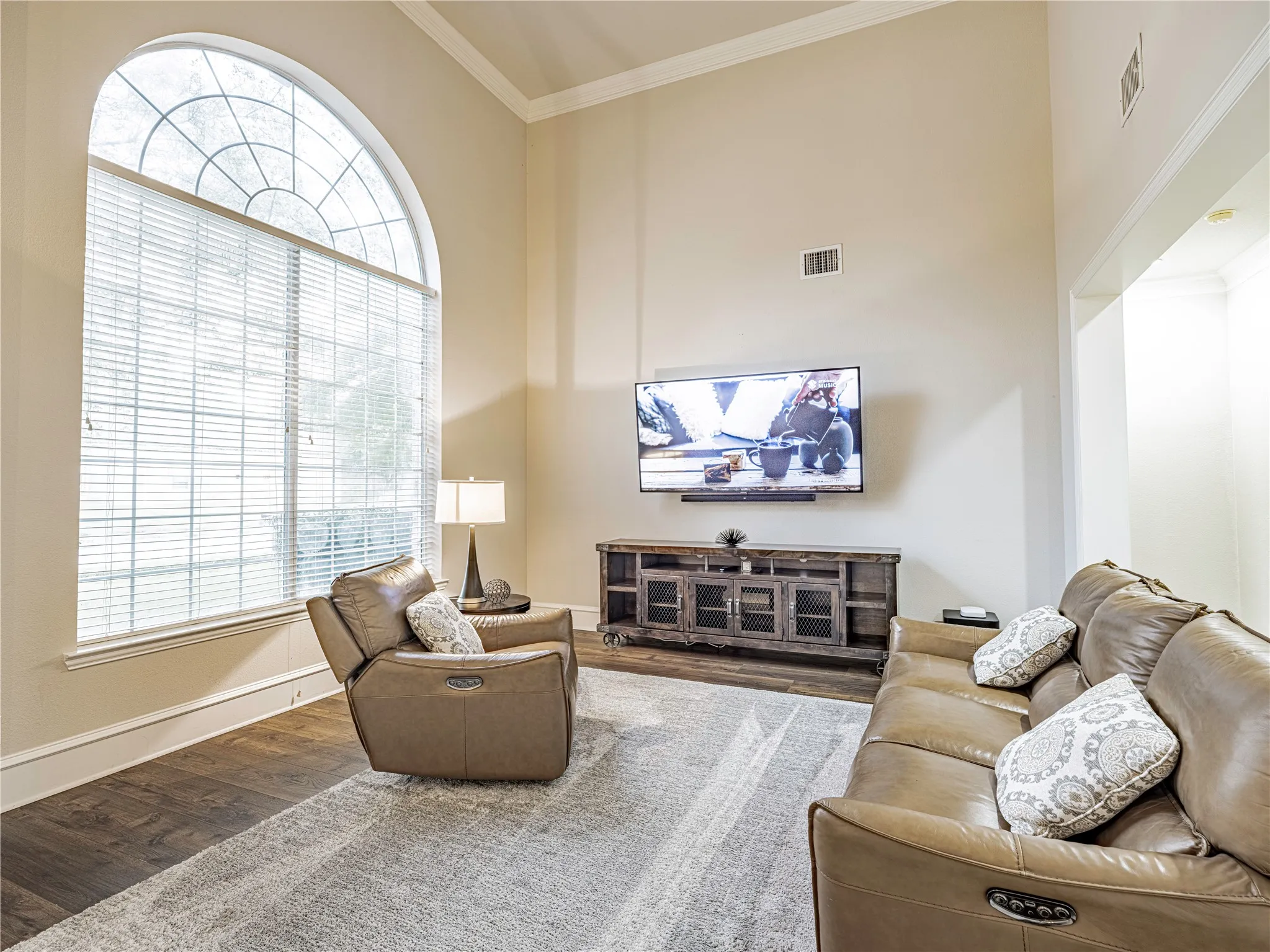 Single Family Residence For Sale in Collin County , 7205 Bettye Haun Drive, Plano, Texas 75024, 6 Bedroom, 4 Bathroom, 3 Garage spaces, 4,232 Sqft, built in 1999, mls#21354191, Real Estate Agent in Plano, Homes For Sale in Collin county, Homes For Sale in Plano, Realtor in Plano Texas, Real Estate Brokerage Independent Realty Texas, Luminita Cordes Realtor