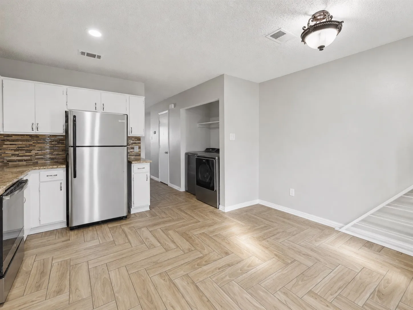 Condominium For Sale in Dallas County , 10500 Lake June Road J09, Dallas, Texas 75217, 2 Bedroom, 3 Bathroom, Garage spaces, 1,171 Sqft, built in 1984, mls#21354064, Real Estate Agent in Dallas, Homes For Sale in Dallas county, Homes For Sale in Dallas, Realtor in Dallas Texas, Real Estate Brokerage Independent Realty Texas, Luminita Cordes Realtor