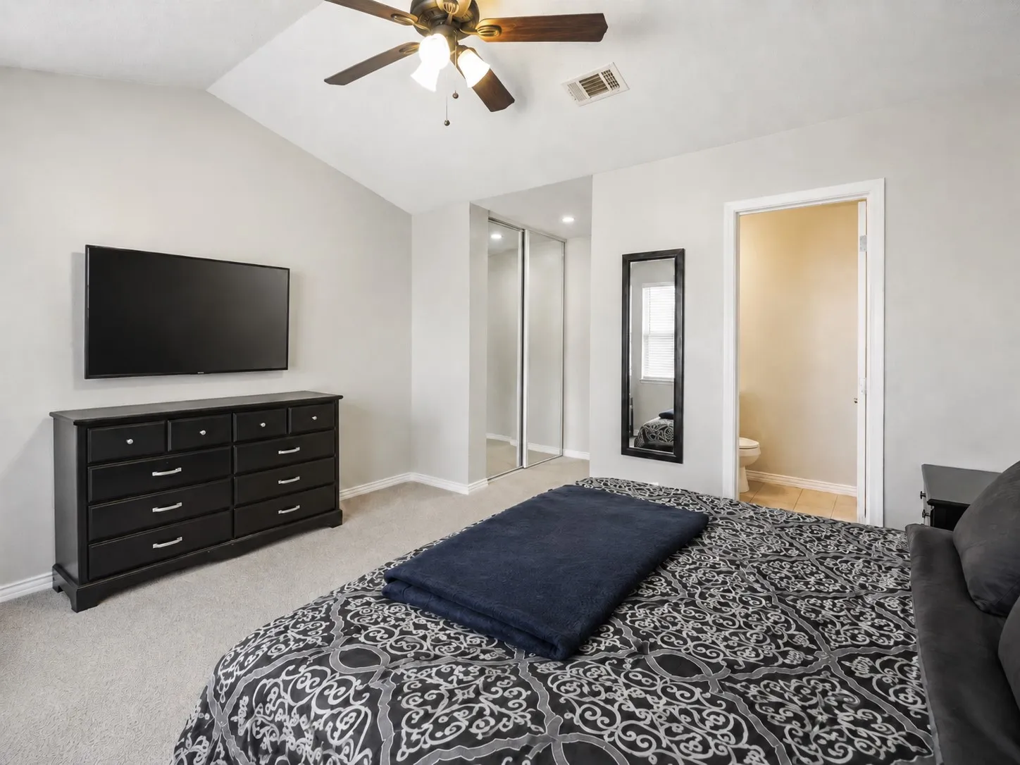 Condominium For Sale in Dallas County , 10500 Lake June Road J09, Dallas, Texas 75217, 2 Bedroom, 3 Bathroom, Garage spaces, 1,171 Sqft, built in 1984, mls#21354064, Real Estate Agent in Dallas, Homes For Sale in Dallas county, Homes For Sale in Dallas, Realtor in Dallas Texas, Real Estate Brokerage Independent Realty Texas, Luminita Cordes Realtor