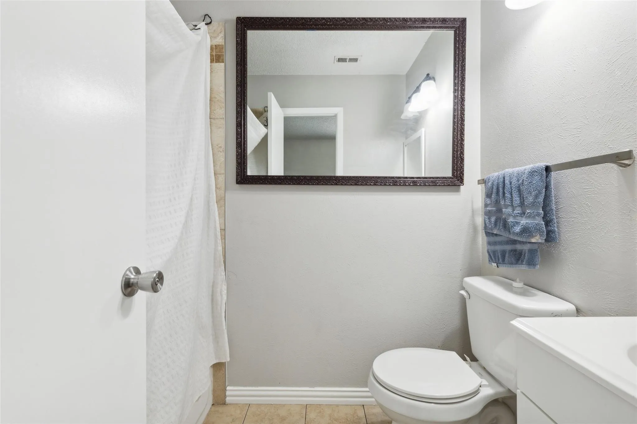 Condominium For Sale in Dallas County , 10500 Lake June Road J09, Dallas, Texas 75217, 2 Bedroom, 3 Bathroom, Garage spaces, 1,171 Sqft, built in 1984, mls#21354064, Real Estate Agent in Dallas, Homes For Sale in Dallas county, Homes For Sale in Dallas, Realtor in Dallas Texas, Real Estate Brokerage Independent Realty Texas, Luminita Cordes Realtor