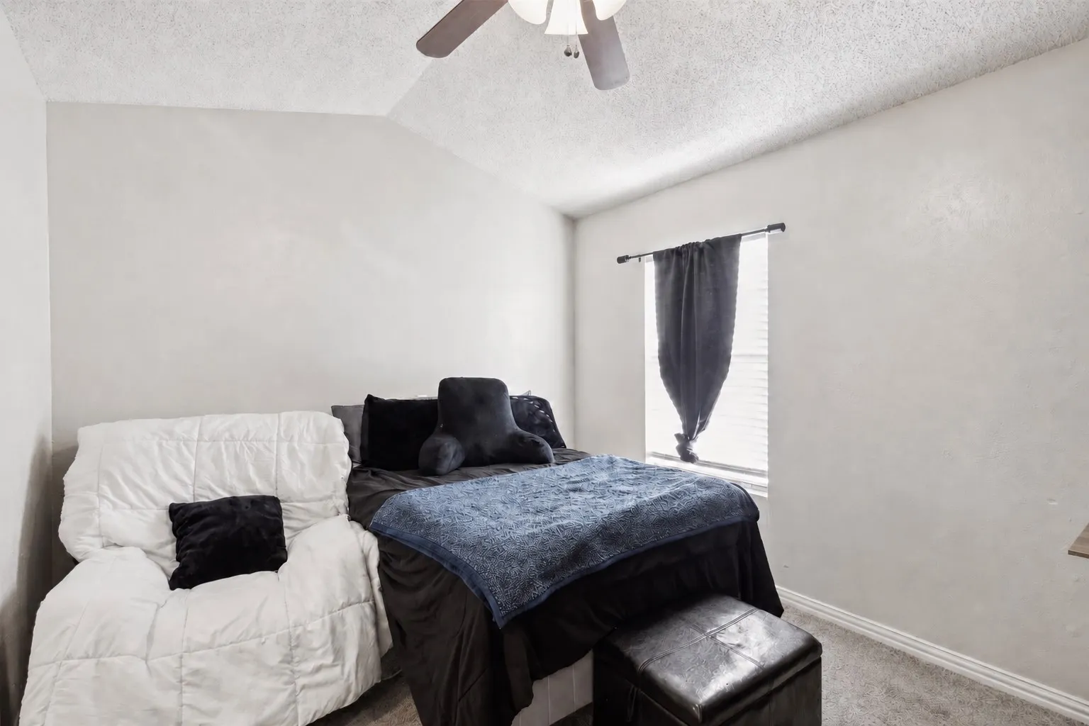 Condominium For Sale in Dallas County , 10500 Lake June Road J09, Dallas, Texas 75217, 2 Bedroom, 3 Bathroom, Garage spaces, 1,171 Sqft, built in 1984, mls#21354064, Real Estate Agent in Dallas, Homes For Sale in Dallas county, Homes For Sale in Dallas, Realtor in Dallas Texas, Real Estate Brokerage Independent Realty Texas, Luminita Cordes Realtor