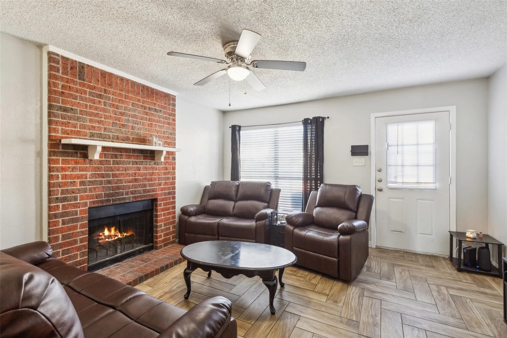Condominium For Sale in Dallas County , 10500 Lake June Road J09, Dallas, Texas 75217, 2 Bedroom, 3 Bathroom, Garage spaces, 1,171 Sqft, built in 1984, mls#21354064, Real Estate Agent in Dallas, Homes For Sale in Dallas county, Homes For Sale in Dallas, Realtor in Dallas Texas, Real Estate Brokerage Independent Realty Texas, Luminita Cordes Realtor