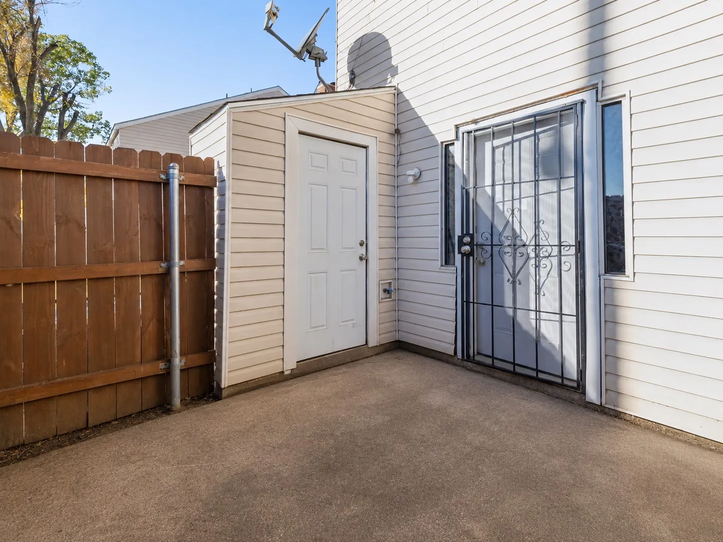 Condominium For Sale in Dallas County , 10500 Lake June Road J09, Dallas, Texas 75217, 2 Bedroom, 3 Bathroom, Garage spaces, 1,171 Sqft, built in 1984, mls#21354064, Real Estate Agent in Dallas, Homes For Sale in Dallas county, Homes For Sale in Dallas, Realtor in Dallas Texas, Real Estate Brokerage Independent Realty Texas, Luminita Cordes Realtor