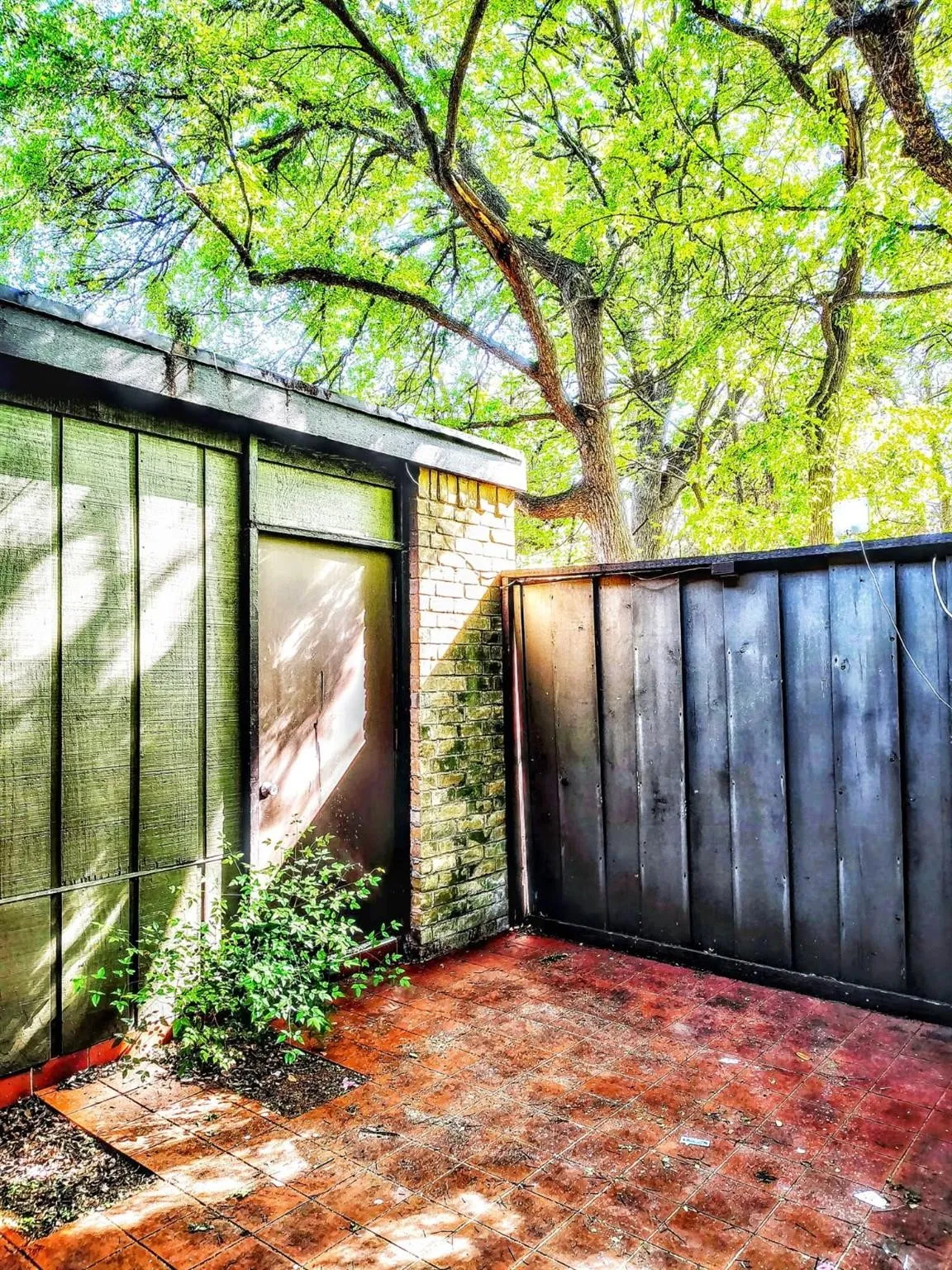 Condominium For Sale in Dallas County , 4623 Country Creek Drive 1049, Dallas, Texas 75236, 2 Bedroom, 2 Bathroom, Garage spaces, 1,046 Sqft, built in 1974, mls#21354136, Real Estate Agent in Dallas, Homes For Sale in Dallas county, Homes For Sale in Dallas, Realtor in Dallas Texas, Real Estate Brokerage Independent Realty Texas, Luminita Cordes Realtor