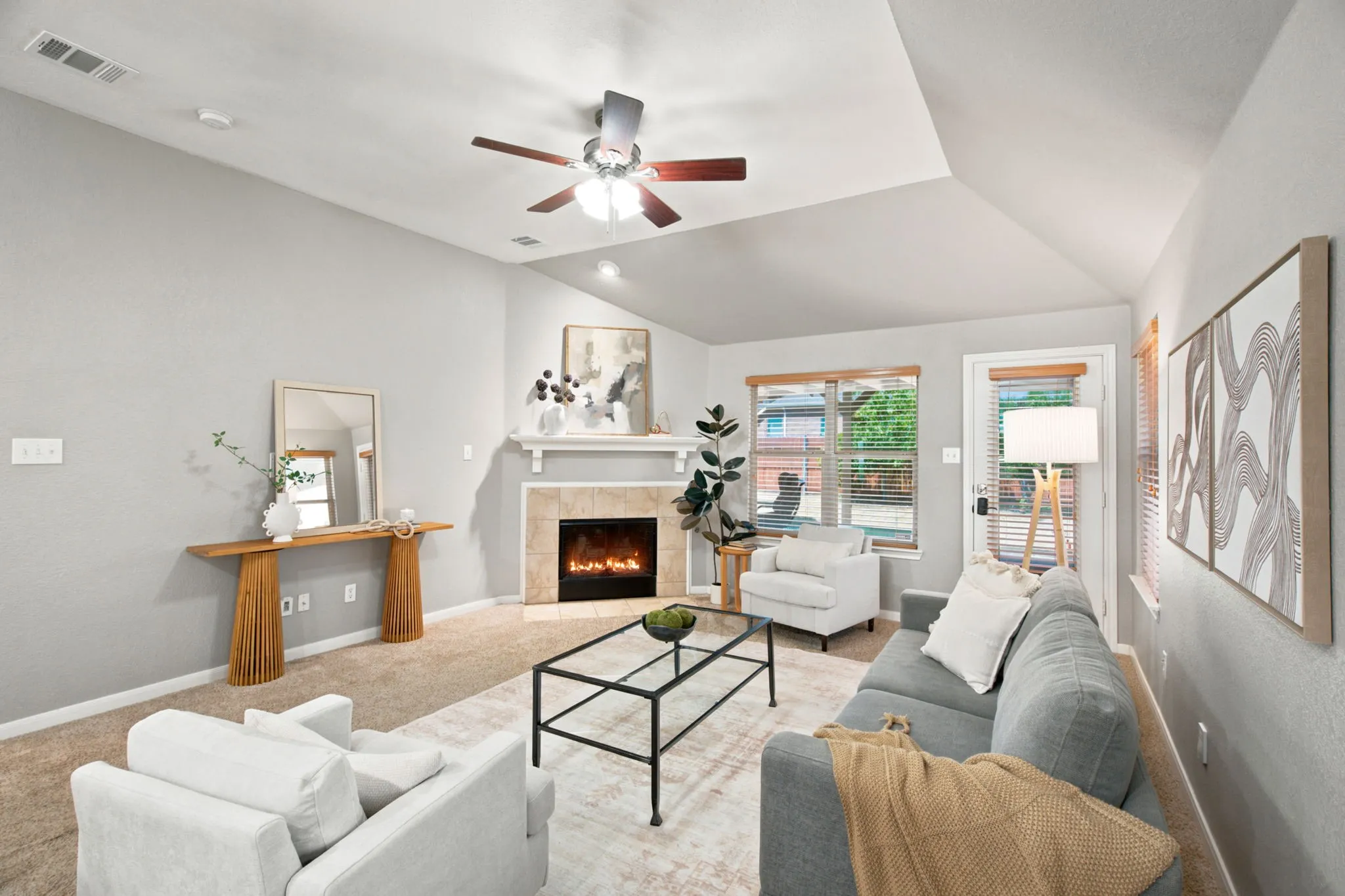 Single Family Residence For Sale in Tarrant County , 13533 Quail View Drive, Fort Worth, Texas 76052, 3 Bedroom, 2 Bathroom, 2 Garage spaces, 1,859 Sqft, built in 2004, mls#21324573, Real Estate Agent in Fort Worth, Homes For Sale in Tarrant county, Homes For Sale in Fort Worth, Realtor in Fort Worth Texas, Real Estate Brokerage Independent Realty Texas, Luminita Cordes Realtor