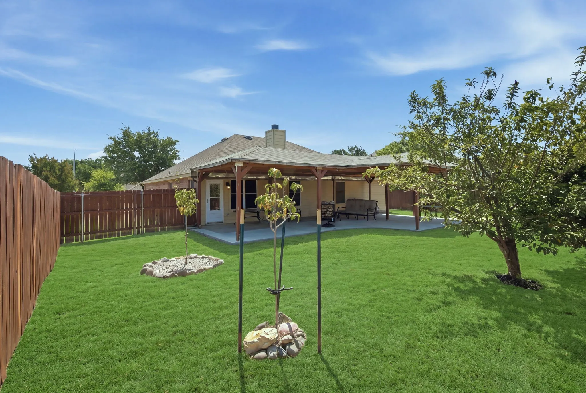 Single Family Residence For Sale in Tarrant County , 13533 Quail View Drive, Fort Worth, Texas 76052, 3 Bedroom, 2 Bathroom, 2 Garage spaces, 1,859 Sqft, built in 2004, mls#21324573, Real Estate Agent in Fort Worth, Homes For Sale in Tarrant county, Homes For Sale in Fort Worth, Realtor in Fort Worth Texas, Real Estate Brokerage Independent Realty Texas, Luminita Cordes Realtor