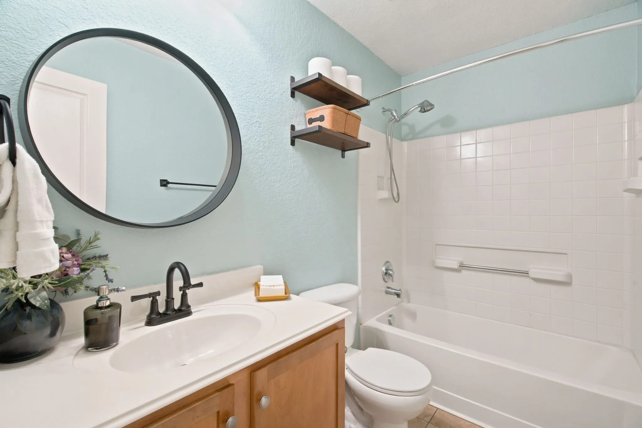 Single Family Residence For Sale in Tarrant County , 13533 Quail View Drive, Fort Worth, Texas 76052, 3 Bedroom, 2 Bathroom, 2 Garage spaces, 1,859 Sqft, built in 2004, mls#21324573, Real Estate Agent in Fort Worth, Homes For Sale in Tarrant county, Homes For Sale in Fort Worth, Realtor in Fort Worth Texas, Real Estate Brokerage Independent Realty Texas, Luminita Cordes Realtor