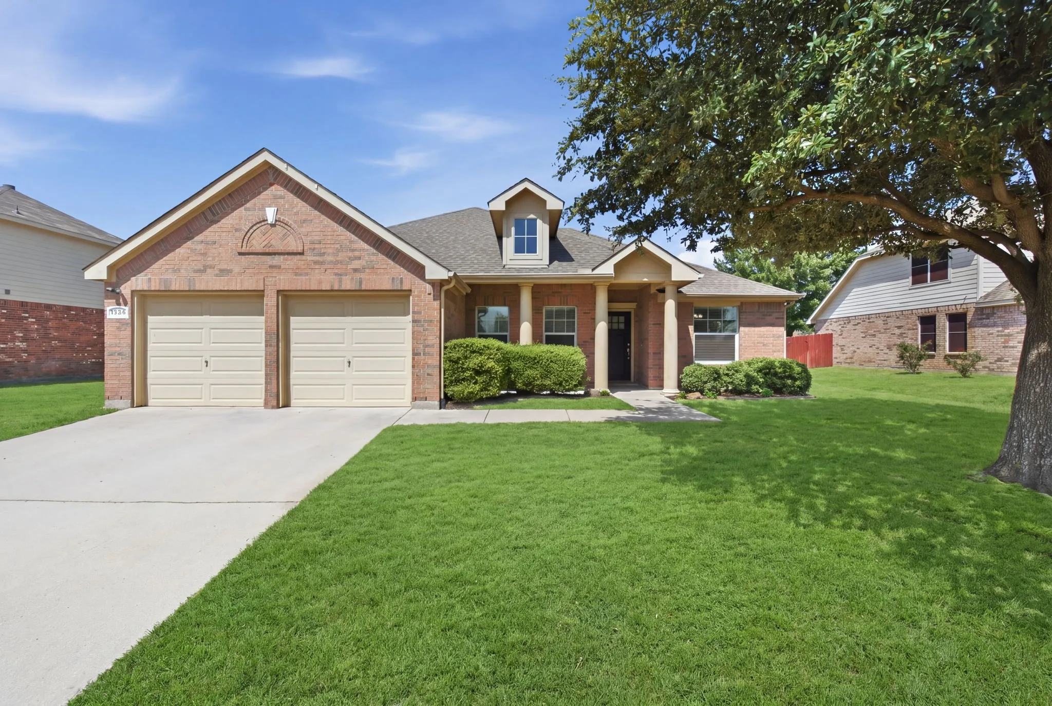 Single Family Residence For Sale in Tarrant County , 13533 Quail View Drive, Fort Worth, Texas 76052, 3 Bedroom, 2 Bathroom, 2 Garage spaces, 1,859 Sqft, built in 2004, mls#21324573, Real Estate Agent in Fort Worth, Homes For Sale in Tarrant county, Homes For Sale in Fort Worth, Realtor in Fort Worth Texas, Real Estate Brokerage Independent Realty Texas, Luminita Cordes Realtor