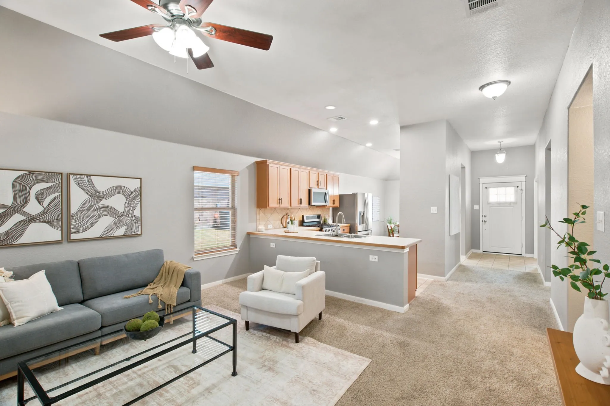 Single Family Residence For Sale in Tarrant County , 13533 Quail View Drive, Fort Worth, Texas 76052, 3 Bedroom, 2 Bathroom, 2 Garage spaces, 1,859 Sqft, built in 2004, mls#21324573, Real Estate Agent in Fort Worth, Homes For Sale in Tarrant county, Homes For Sale in Fort Worth, Realtor in Fort Worth Texas, Real Estate Brokerage Independent Realty Texas, Luminita Cordes Realtor