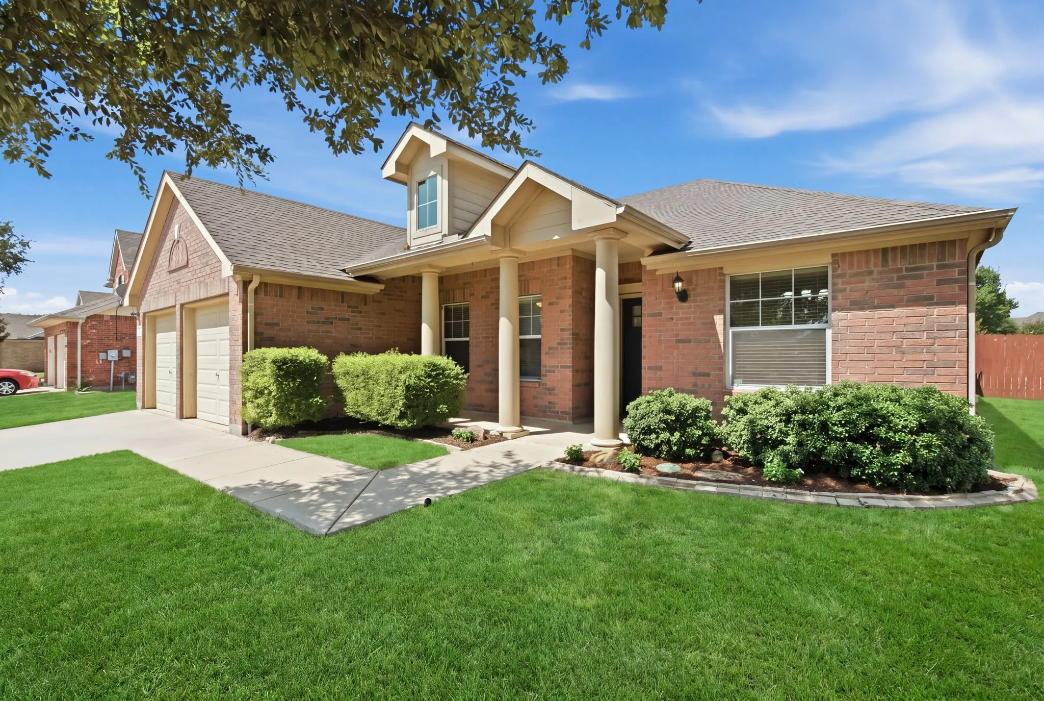Single Family Residence For Sale in Tarrant County , 13533 Quail View Drive, Fort Worth, Texas 76052, 3 Bedroom, 2 Bathroom, 2 Garage spaces, 1,859 Sqft, built in 2004, mls#21324573, Real Estate Agent in Fort Worth, Homes For Sale in Tarrant county, Homes For Sale in Fort Worth, Realtor in Fort Worth Texas, Real Estate Brokerage Independent Realty Texas, Luminita Cordes Realtor