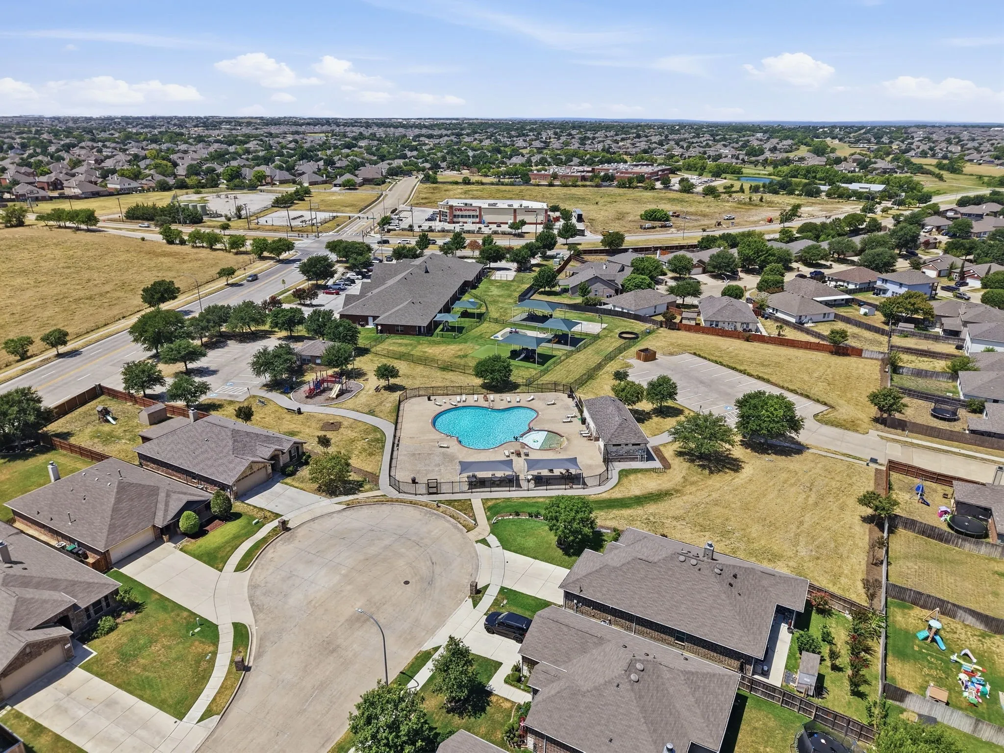 Single Family Residence For Sale in Tarrant County , 13533 Quail View Drive, Fort Worth, Texas 76052, 3 Bedroom, 2 Bathroom, 2 Garage spaces, 1,859 Sqft, built in 2004, mls#21324573, Real Estate Agent in Fort Worth, Homes For Sale in Tarrant county, Homes For Sale in Fort Worth, Realtor in Fort Worth Texas, Real Estate Brokerage Independent Realty Texas, Luminita Cordes Realtor