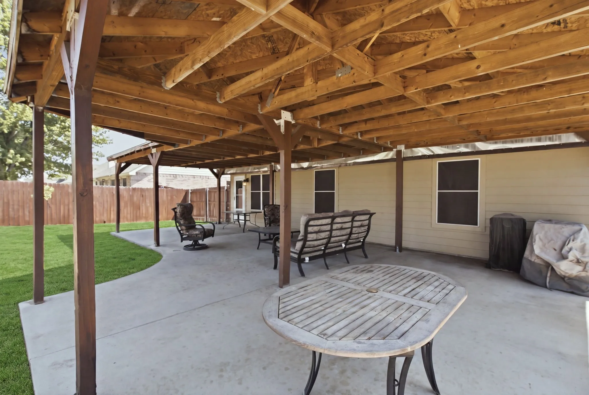Single Family Residence For Sale in Tarrant County , 13533 Quail View Drive, Fort Worth, Texas 76052, 3 Bedroom, 2 Bathroom, 2 Garage spaces, 1,859 Sqft, built in 2004, mls#21324573, Real Estate Agent in Fort Worth, Homes For Sale in Tarrant county, Homes For Sale in Fort Worth, Realtor in Fort Worth Texas, Real Estate Brokerage Independent Realty Texas, Luminita Cordes Realtor