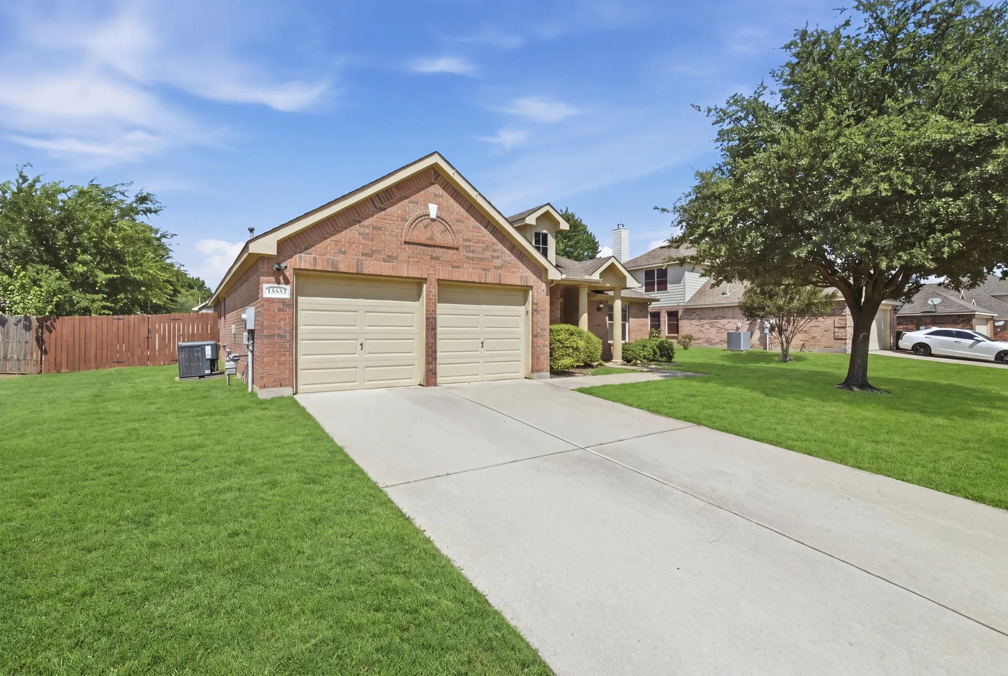 Single Family Residence For Sale in Tarrant County , 13533 Quail View Drive, Fort Worth, Texas 76052, 3 Bedroom, 2 Bathroom, 2 Garage spaces, 1,859 Sqft, built in 2004, mls#21324573, Real Estate Agent in Fort Worth, Homes For Sale in Tarrant county, Homes For Sale in Fort Worth, Realtor in Fort Worth Texas, Real Estate Brokerage Independent Realty Texas, Luminita Cordes Realtor