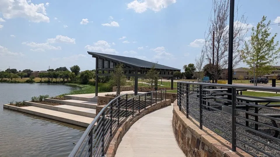 Single Family Residence For Sale in Denton County , 2002 Rose Hill Road, Carrollton, Texas 75007, 3 Bedroom, 2 Bathroom, 2 Garage spaces, 1,503 Sqft, built in 1974, mls#21354266, Real Estate Agent in Carrollton, Homes For Sale in Denton county, Homes For Sale in Carrollton, Realtor in Carrollton Texas, Real Estate Brokerage Independent Realty Texas, Luminita Cordes Realtor