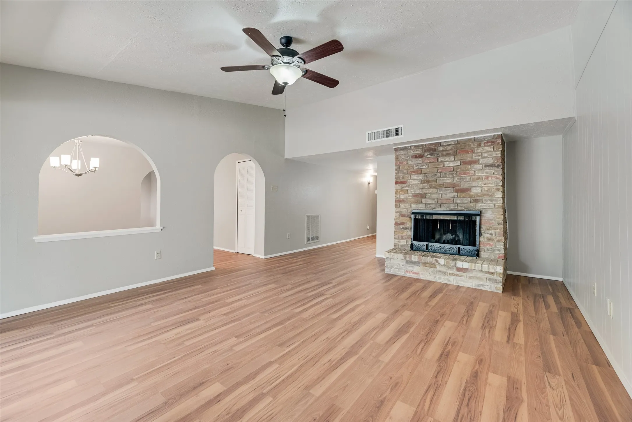 Single Family Residence For Sale in Denton County , 2002 Rose Hill Road, Carrollton, Texas 75007, 3 Bedroom, 2 Bathroom, 2 Garage spaces, 1,503 Sqft, built in 1974, mls#21354266, Real Estate Agent in Carrollton, Homes For Sale in Denton county, Homes For Sale in Carrollton, Realtor in Carrollton Texas, Real Estate Brokerage Independent Realty Texas, Luminita Cordes Realtor