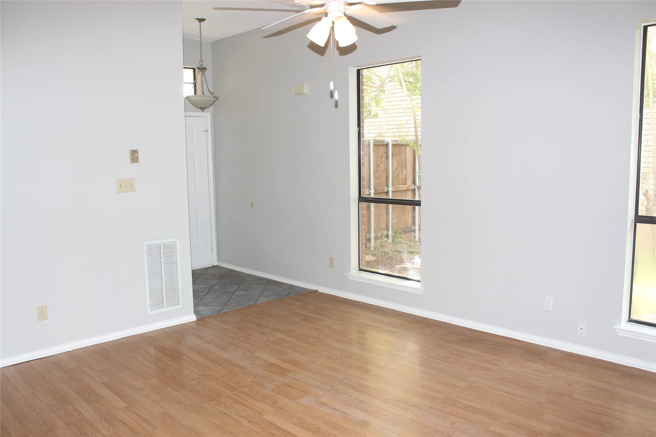 Single Family Residence For Rent in Dallas County , 285 Alex Drive, Coppell, Texas 75019, 3 Bedroom, 2 Bathroom, 2 Garage spaces, 1,392 Sqft, built in 1989, mls#21341754, Real Estate Agent in Coppell, Homes For Rent in Dallas county, Homes For Rent in Coppell, Realtor in Coppell Texas, Real Estate Brokerage Independent Realty Texas, Luminita Cordes Realtor