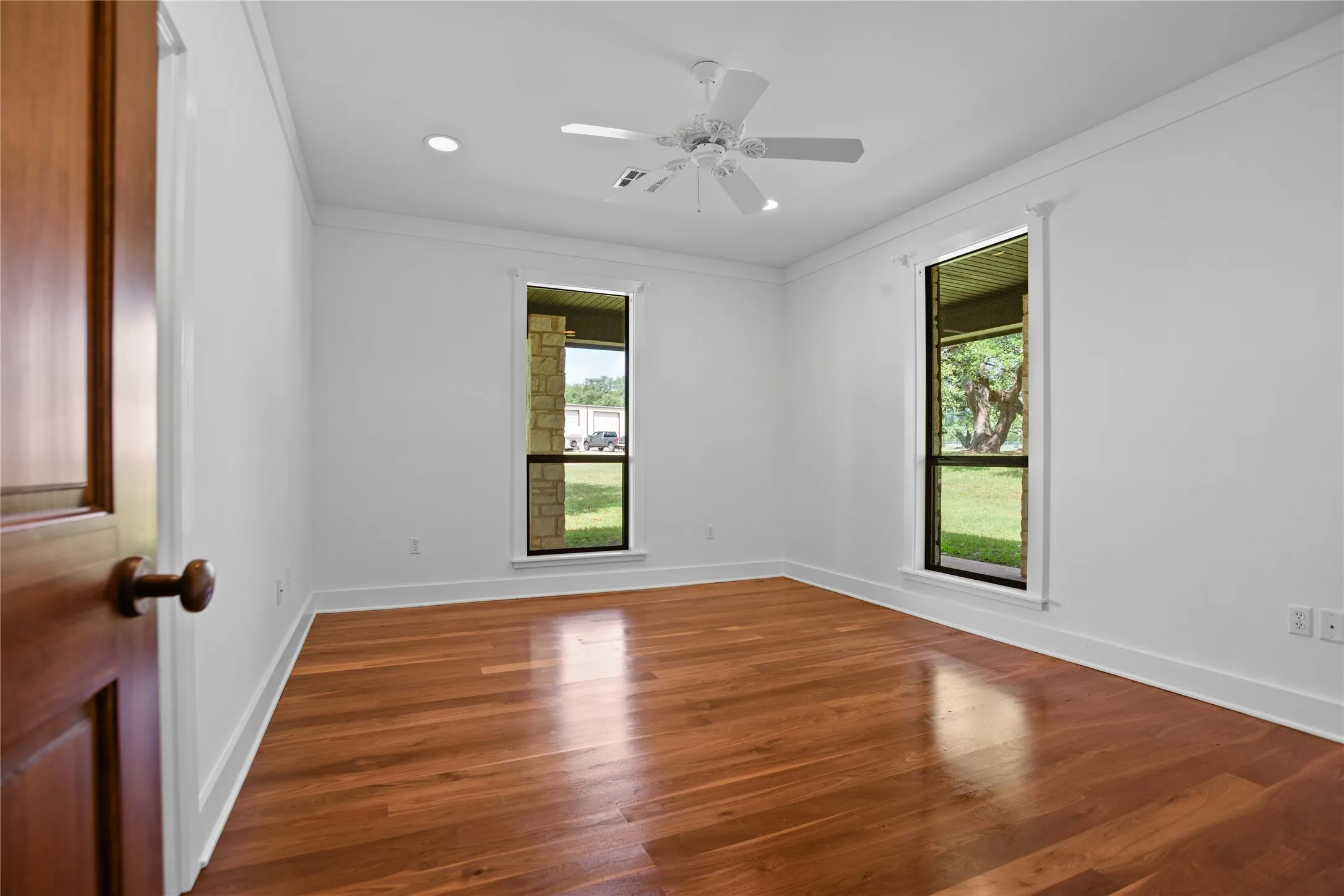 Farm For Sale in Mc Lennan County , 3648 Talbert Ranch Road, China Spring, Texas 76633, 3 Bedrooms, 3 Bathrooms, 3 Garage spaces, 3,354 Sqft, built in 2003, Price $1,899,000, mls#21344802, Real Estate Agent in China Spring, Homes For Sale in Mc Lennan county, Homes For Sale in China Spring, Realtor in China Spring Texas, Real Estate Brokerage Independent Realty Texas, Luminita Cordes Realtor