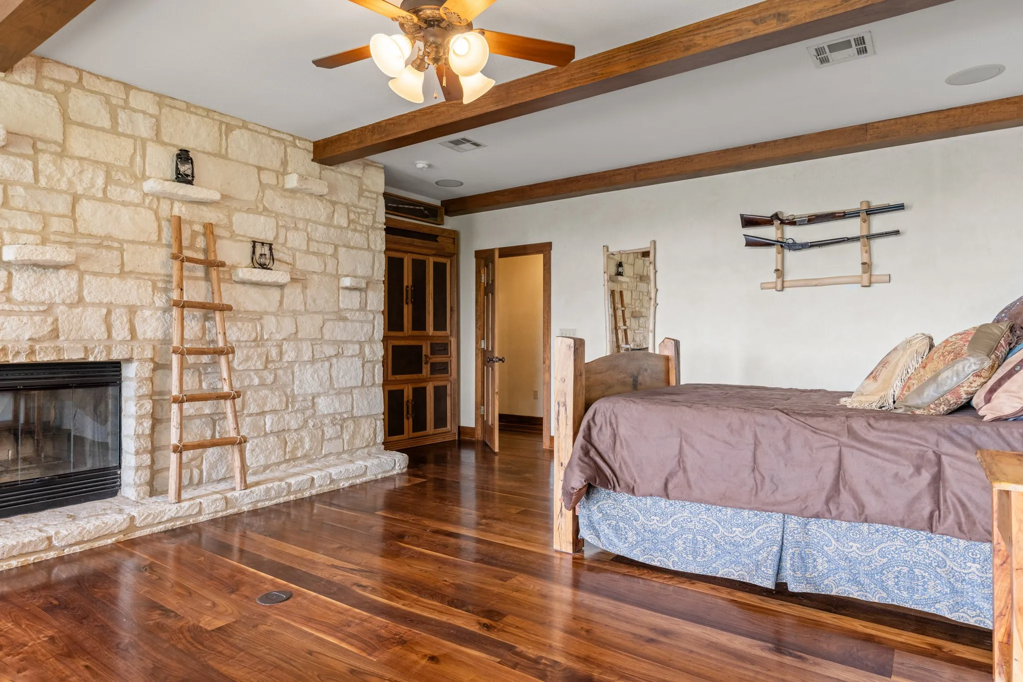 Farm For Sale in Mc Lennan County , 3648 Talbert Ranch Road, China Spring, Texas 76633, 3 Bedrooms, 3 Bathrooms, 3 Garage spaces, 3,354 Sqft, built in 2003, Price $1,899,000, mls#21344802, Real Estate Agent in China Spring, Homes For Sale in Mc Lennan county, Homes For Sale in China Spring, Realtor in China Spring Texas, Real Estate Brokerage Independent Realty Texas, Luminita Cordes Realtor