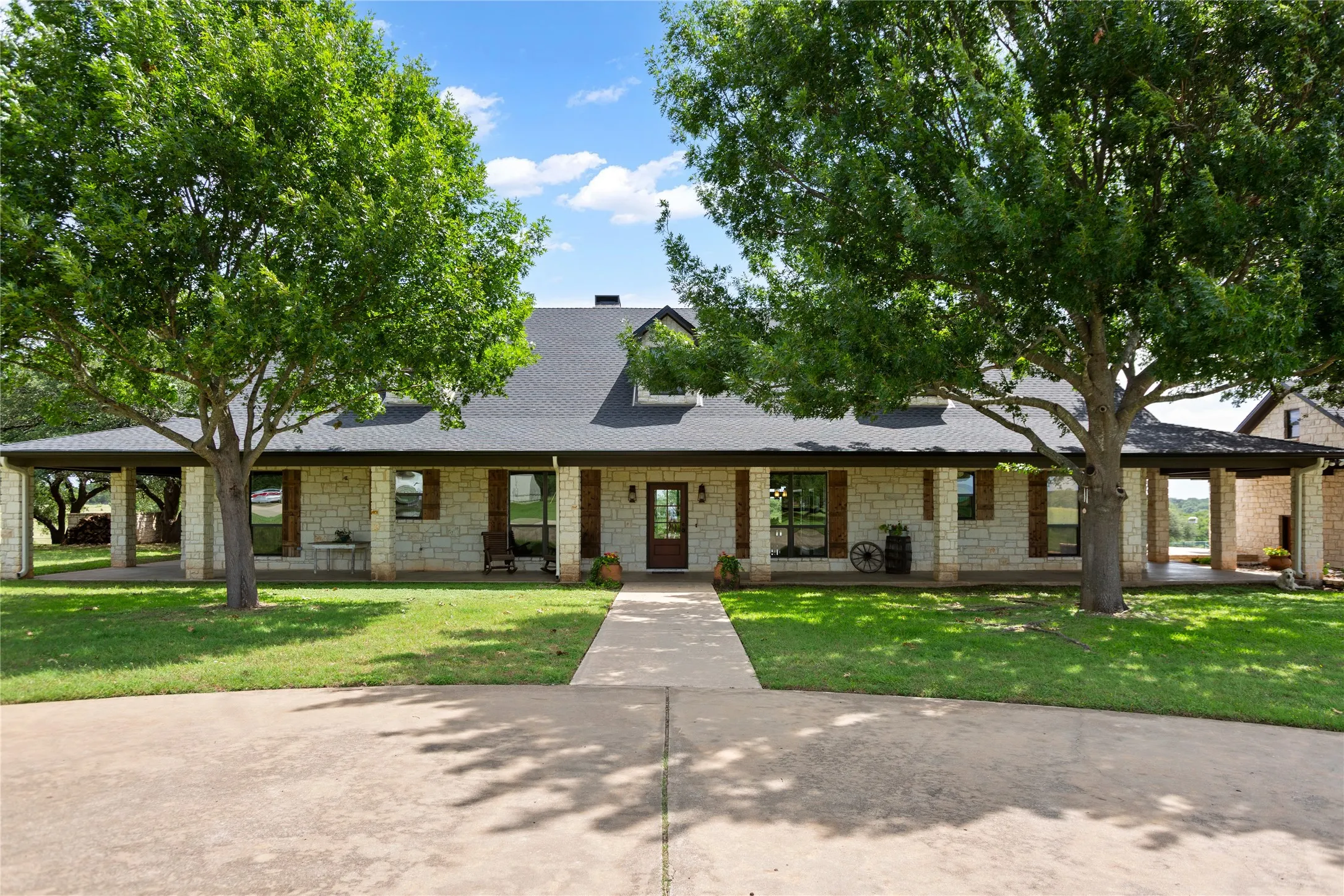 Farm For Sale in Mc Lennan County , 3648 Talbert Ranch Road, China Spring, Texas 76633, 3 Bedrooms, 3 Bathrooms, 3 Garage spaces, 3,354 Sqft, built in 2003, Price $1,899,000, mls#21344802, Real Estate Agent in China Spring, Homes For Sale in Mc Lennan county, Homes For Sale in China Spring, Realtor in China Spring Texas, Real Estate Brokerage Independent Realty Texas, Luminita Cordes Realtor