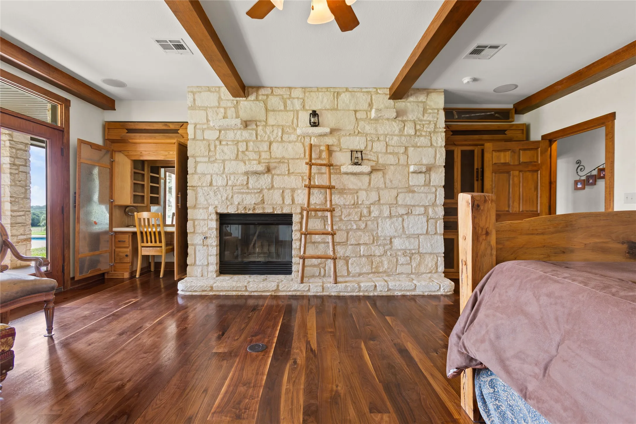 Farm For Sale in Mc Lennan County , 3648 Talbert Ranch Road, China Spring, Texas 76633, 3 Bedrooms, 3 Bathrooms, 3 Garage spaces, 3,354 Sqft, built in 2003, Price $1,899,000, mls#21344802, Real Estate Agent in China Spring, Homes For Sale in Mc Lennan county, Homes For Sale in China Spring, Realtor in China Spring Texas, Real Estate Brokerage Independent Realty Texas, Luminita Cordes Realtor