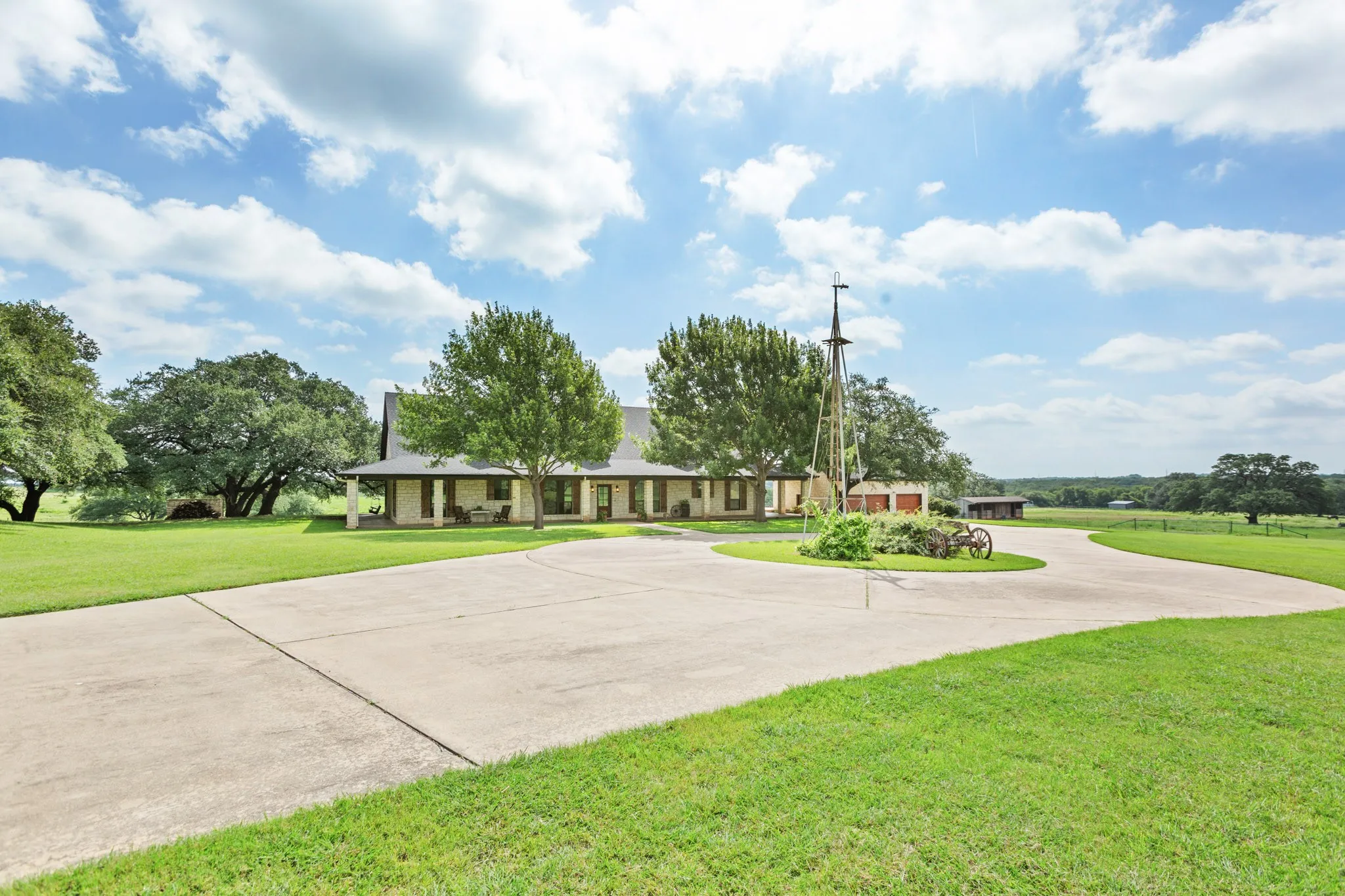 Farm For Sale in Mc Lennan County , 3648 Talbert Ranch Road, China Spring, Texas 76633, 3 Bedrooms, 3 Bathrooms, 3 Garage spaces, 3,354 Sqft, built in 2003, Price $1,899,000, mls#21344802, Real Estate Agent in China Spring, Homes For Sale in Mc Lennan county, Homes For Sale in China Spring, Realtor in China Spring Texas, Real Estate Brokerage Independent Realty Texas, Luminita Cordes Realtor