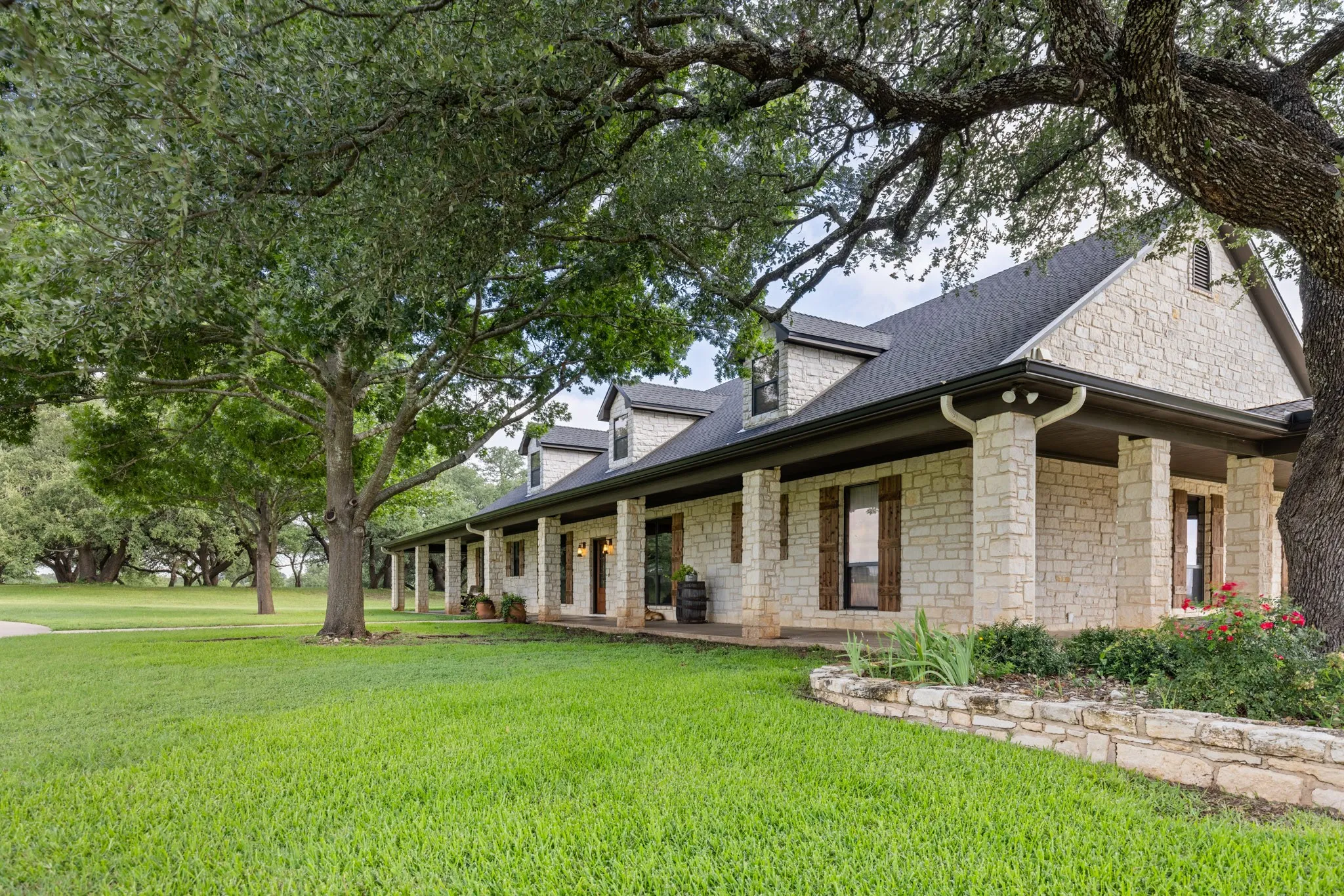 Farm For Sale in Mc Lennan County , 3648 Talbert Ranch Road, China Spring, Texas 76633, 3 Bedrooms, 3 Bathrooms, 3 Garage spaces, 3,354 Sqft, built in 2003, Price $1,899,000, mls#21344802, Real Estate Agent in China Spring, Homes For Sale in Mc Lennan county, Homes For Sale in China Spring, Realtor in China Spring Texas, Real Estate Brokerage Independent Realty Texas, Luminita Cordes Realtor