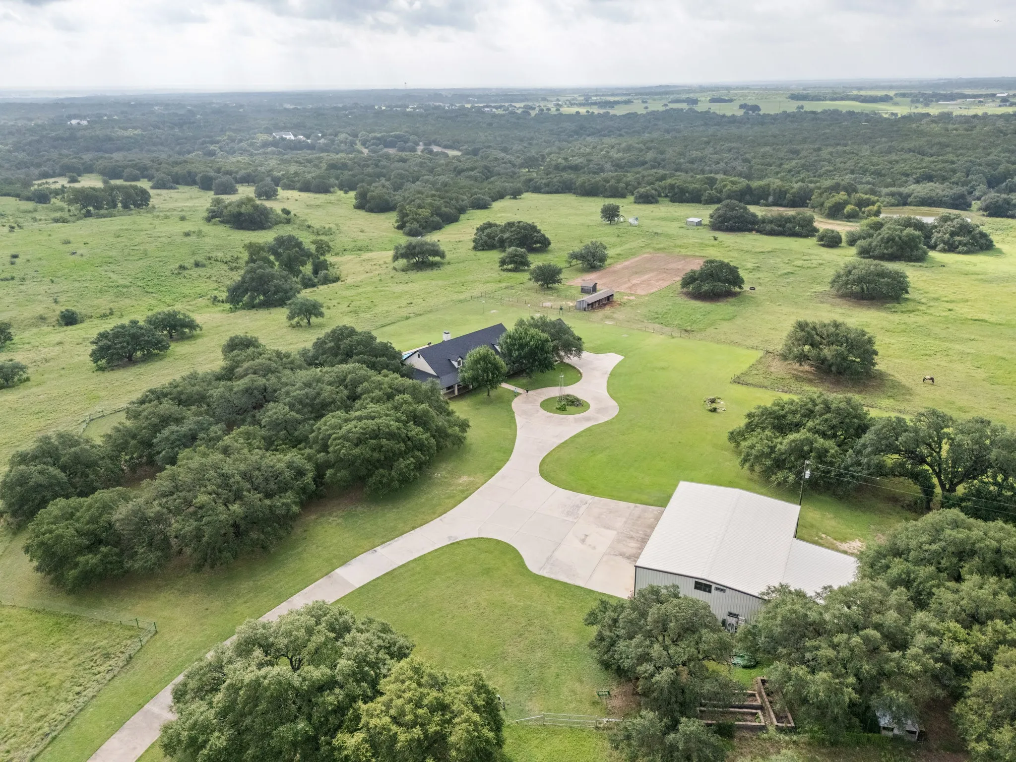 Farm For Sale in Mc Lennan County , 3648 Talbert Ranch Road, China Spring, Texas 76633, 3 Bedrooms, 3 Bathrooms, 3 Garage spaces, 3,354 Sqft, built in 2003, Price $1,899,000, mls#21344802, Real Estate Agent in China Spring, Homes For Sale in Mc Lennan county, Homes For Sale in China Spring, Realtor in China Spring Texas, Real Estate Brokerage Independent Realty Texas, Luminita Cordes Realtor
