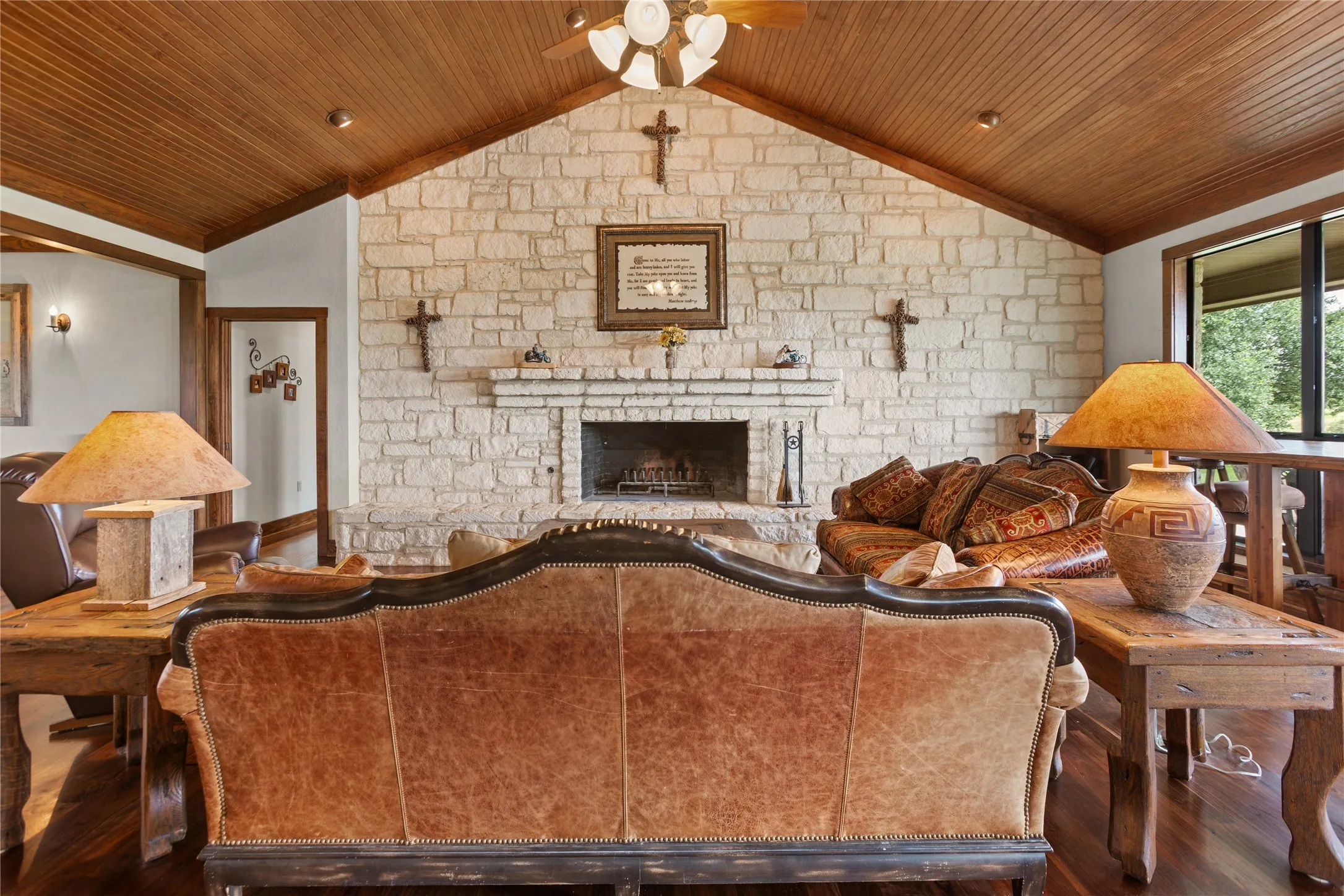 Farm For Sale in Mc Lennan County , 3648 Talbert Ranch Road, China Spring, Texas 76633, 3 Bedrooms, 3 Bathrooms, 3 Garage spaces, 3,354 Sqft, built in 2003, Price $1,899,000, mls#21344802, Real Estate Agent in China Spring, Homes For Sale in Mc Lennan county, Homes For Sale in China Spring, Realtor in China Spring Texas, Real Estate Brokerage Independent Realty Texas, Luminita Cordes Realtor