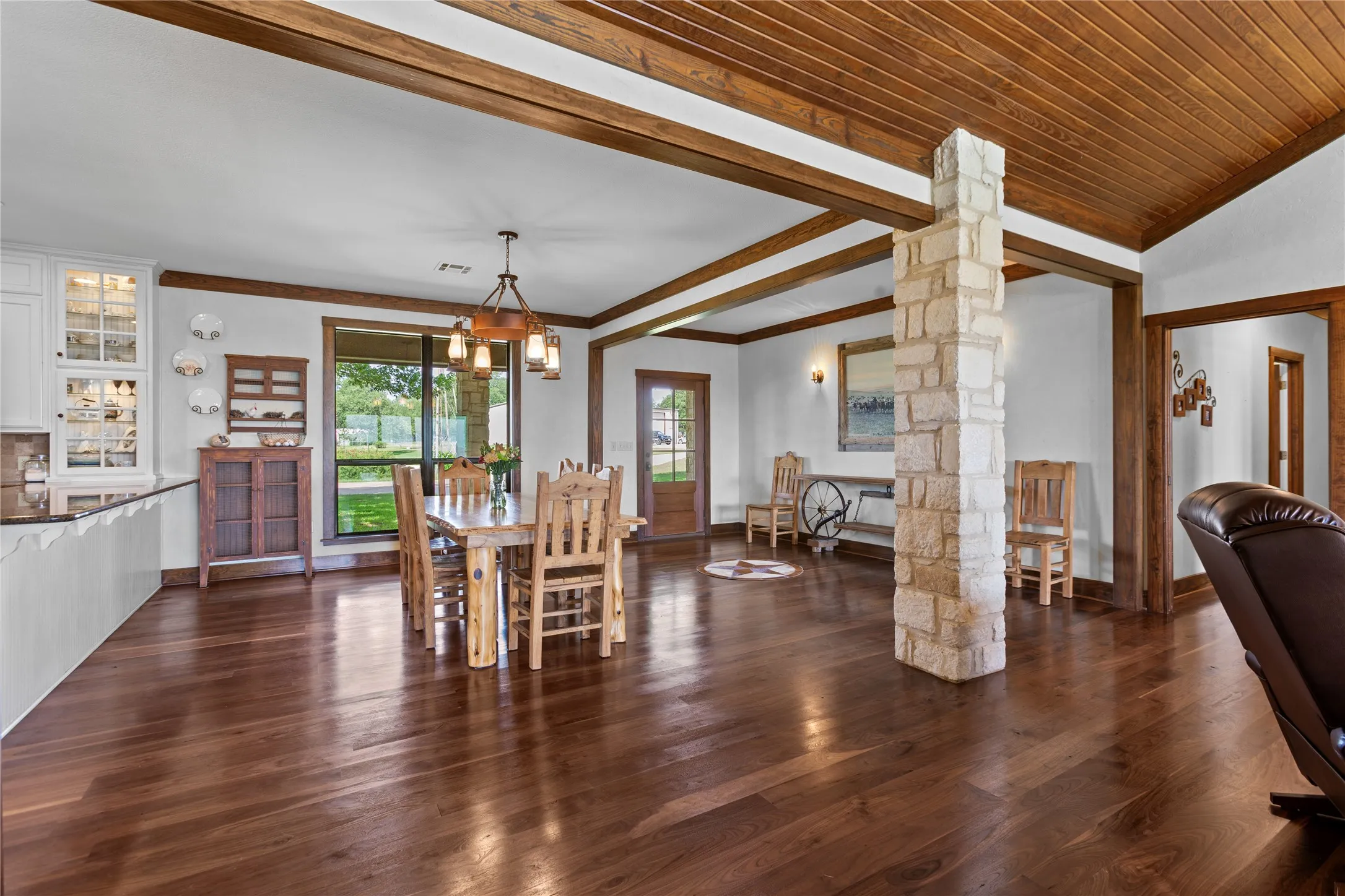 Farm For Sale in Mc Lennan County , 3648 Talbert Ranch Road, China Spring, Texas 76633, 3 Bedrooms, 3 Bathrooms, 3 Garage spaces, 3,354 Sqft, built in 2003, Price $1,899,000, mls#21344802, Real Estate Agent in China Spring, Homes For Sale in Mc Lennan county, Homes For Sale in China Spring, Realtor in China Spring Texas, Real Estate Brokerage Independent Realty Texas, Luminita Cordes Realtor