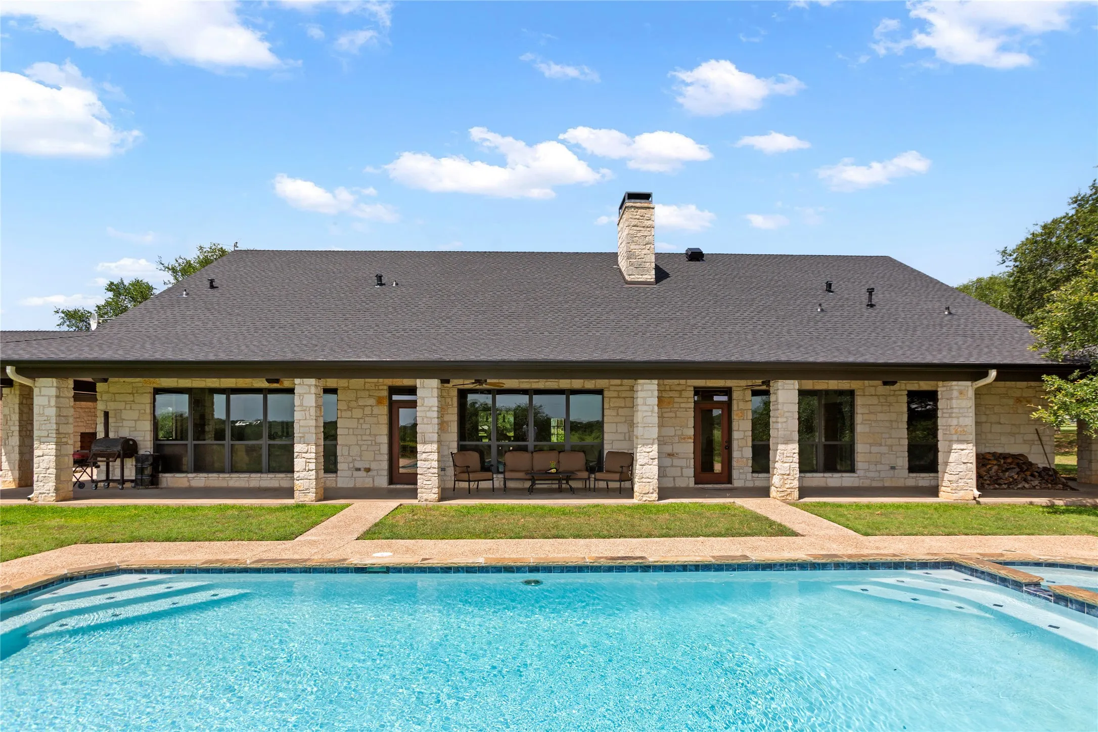 Farm For Sale in Mc Lennan County , 3648 Talbert Ranch Road, China Spring, Texas 76633, 3 Bedrooms, 3 Bathrooms, 3 Garage spaces, 3,354 Sqft, built in 2003, Price $1,899,000, mls#21344802, Real Estate Agent in China Spring, Homes For Sale in Mc Lennan county, Homes For Sale in China Spring, Realtor in China Spring Texas, Real Estate Brokerage Independent Realty Texas, Luminita Cordes Realtor