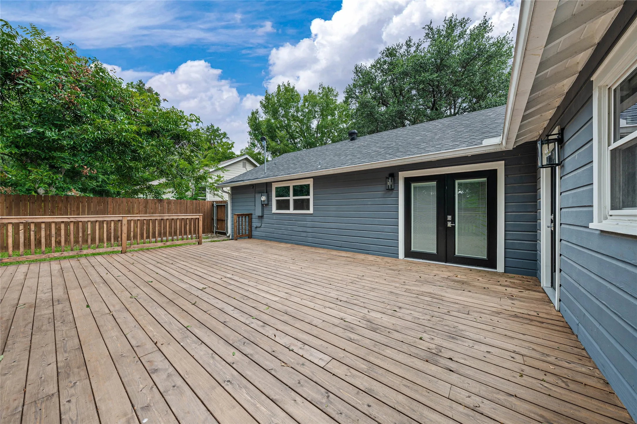 Single Family Residence For Sale in Mc Lennan County , 4104 Austin Avenue, Waco, Texas 76710, 3 Bedroom, 2 Bathroom, 1 Garage spaces, 1,858 Sqft, built in 1950, mls#21327060, Real Estate Agent in Waco, Homes For Sale in Mc Lennan county, Homes For Sale in Waco, Realtor in Waco Texas, Real Estate Brokerage Independent Realty Texas, Luminita Cordes Realtor
