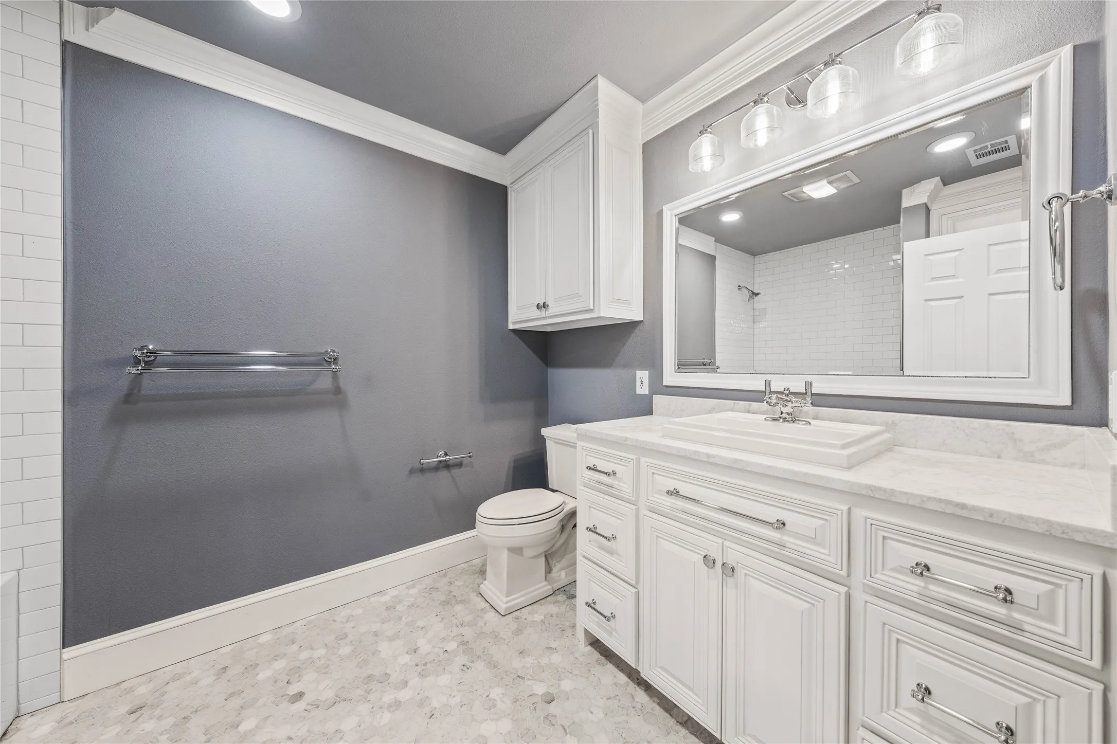 Single Family Residence For Sale in Mc Lennan County , 4104 Austin Avenue, Waco, Texas 76710, 3 Bedroom, 2 Bathroom, 1 Garage spaces, 1,858 Sqft, built in 1950, mls#21327060, Real Estate Agent in Waco, Homes For Sale in Mc Lennan county, Homes For Sale in Waco, Realtor in Waco Texas, Real Estate Brokerage Independent Realty Texas, Luminita Cordes Realtor