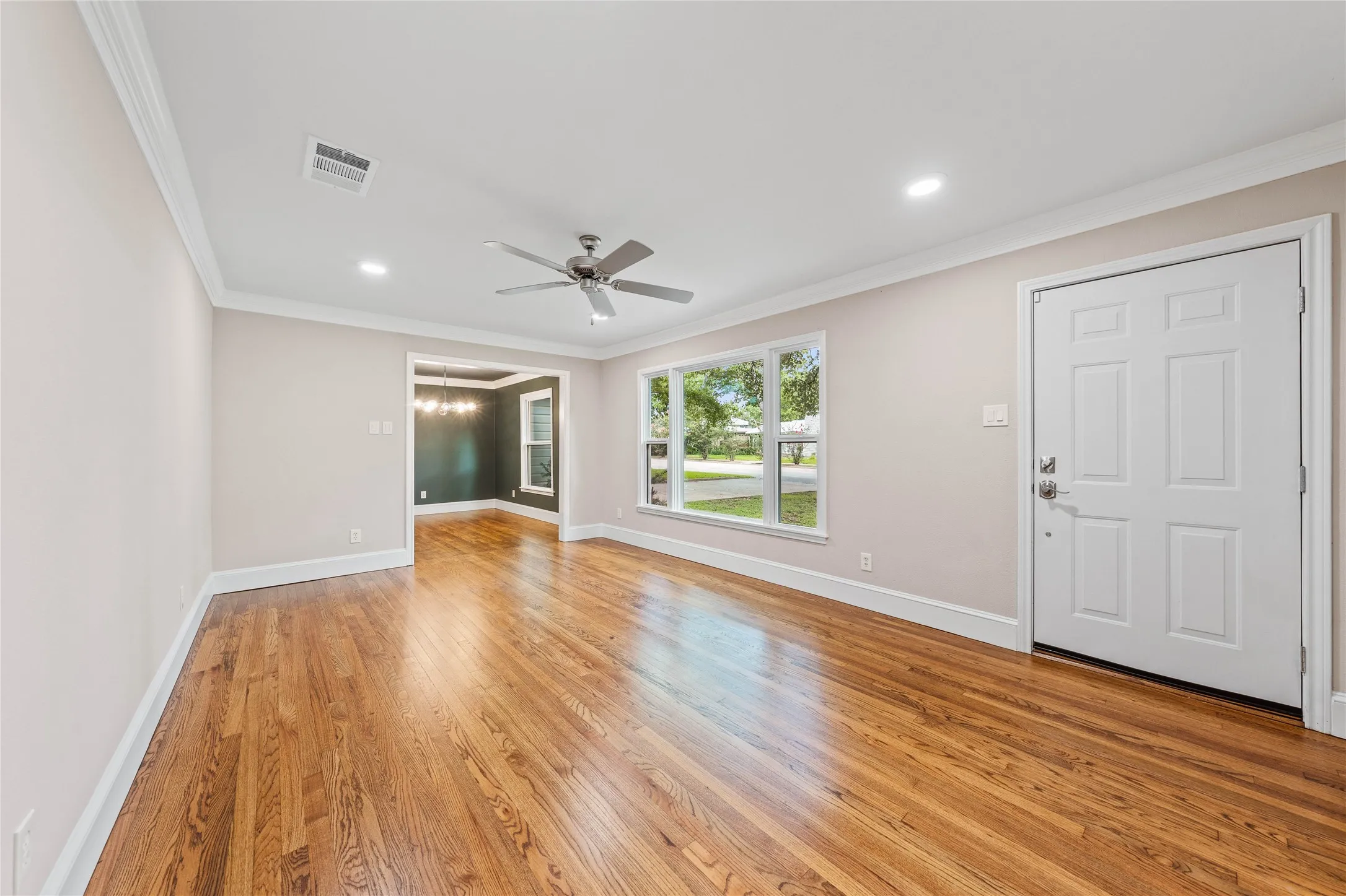 Single Family Residence For Sale in Mc Lennan County , 4104 Austin Avenue, Waco, Texas 76710, 3 Bedroom, 2 Bathroom, 1 Garage spaces, 1,858 Sqft, built in 1950, mls#21327060, Real Estate Agent in Waco, Homes For Sale in Mc Lennan county, Homes For Sale in Waco, Realtor in Waco Texas, Real Estate Brokerage Independent Realty Texas, Luminita Cordes Realtor