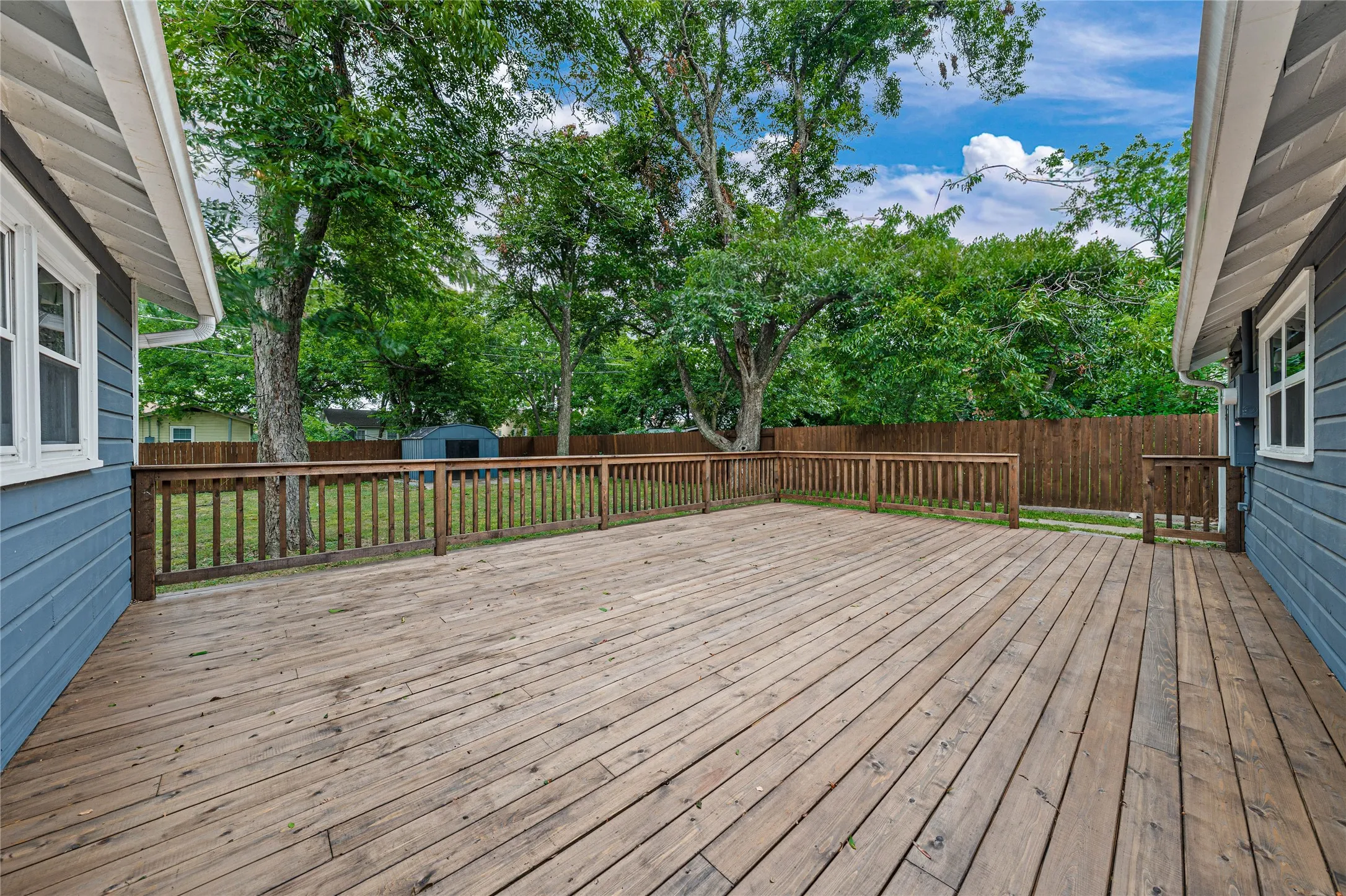 Single Family Residence For Sale in Mc Lennan County , 4104 Austin Avenue, Waco, Texas 76710, 3 Bedroom, 2 Bathroom, 1 Garage spaces, 1,858 Sqft, built in 1950, mls#21327060, Real Estate Agent in Waco, Homes For Sale in Mc Lennan county, Homes For Sale in Waco, Realtor in Waco Texas, Real Estate Brokerage Independent Realty Texas, Luminita Cordes Realtor