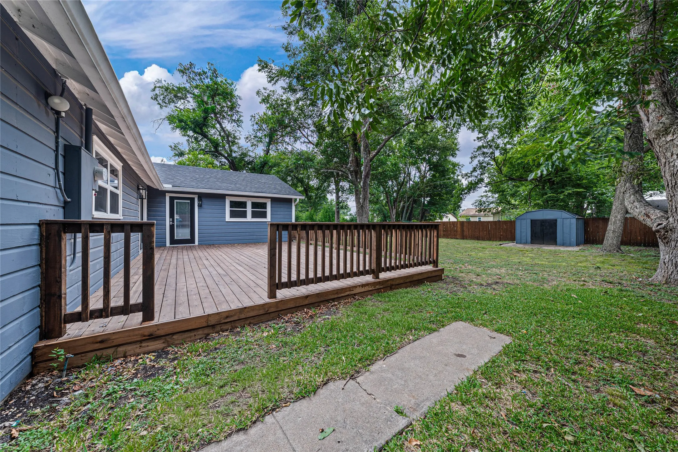 Single Family Residence For Sale in Mc Lennan County , 4104 Austin Avenue, Waco, Texas 76710, 3 Bedroom, 2 Bathroom, 1 Garage spaces, 1,858 Sqft, built in 1950, mls#21327060, Real Estate Agent in Waco, Homes For Sale in Mc Lennan county, Homes For Sale in Waco, Realtor in Waco Texas, Real Estate Brokerage Independent Realty Texas, Luminita Cordes Realtor