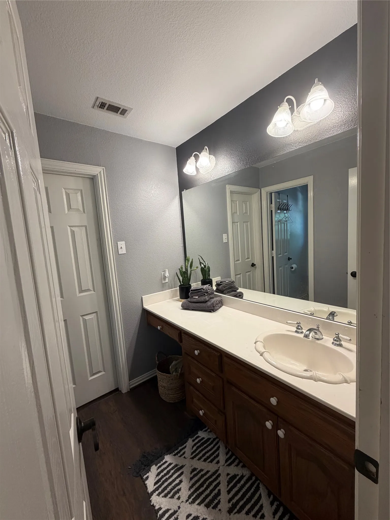 Upstairs full bath