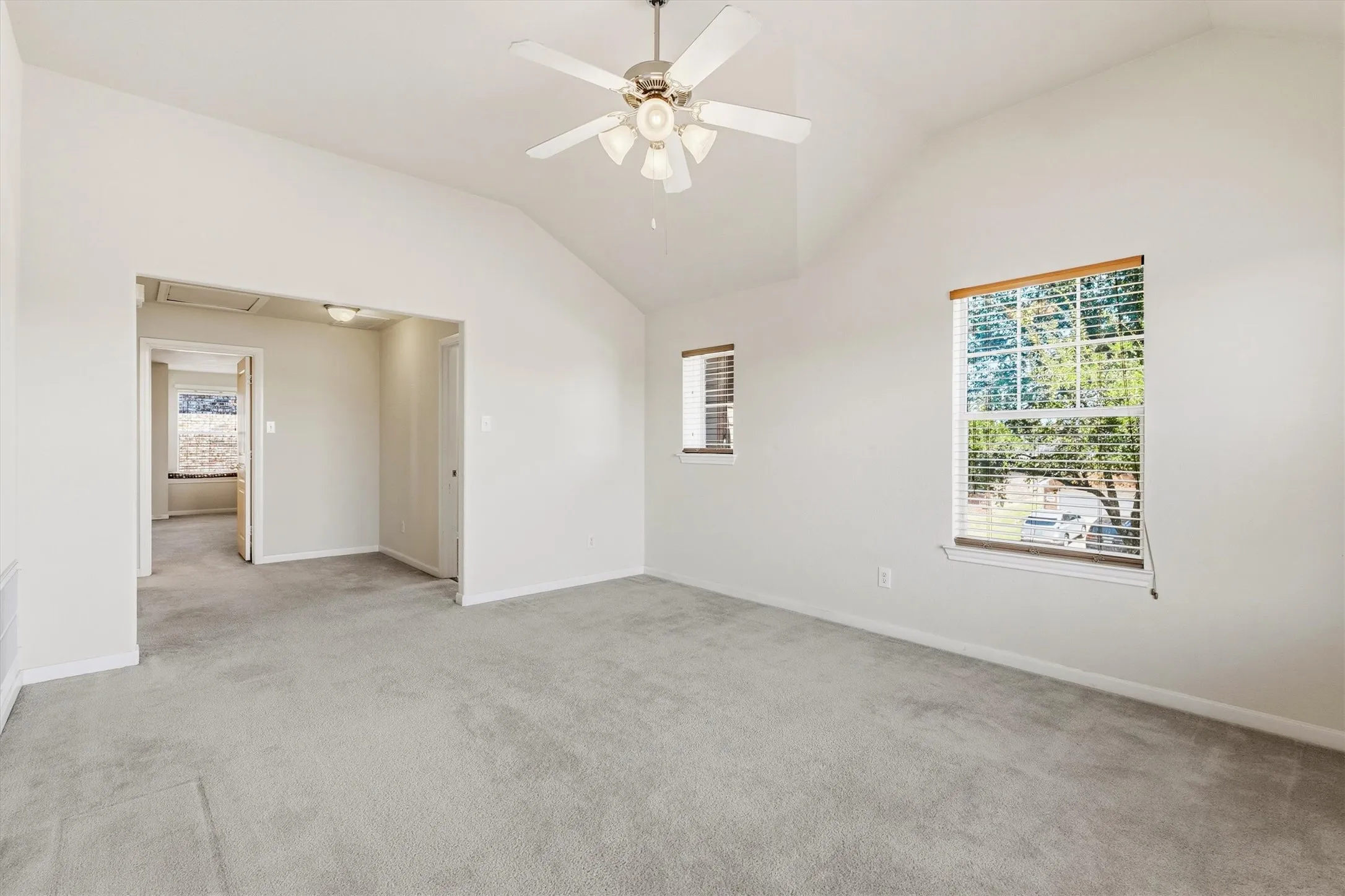 Single Family Residence For Sale in Denton County , 3056 Morning Star Drive, Little Elm, Texas 75068, 4 Bedroom, 3 Bathroom, 2 Garage spaces, 2,643 Sqft, built in 2005, mls#21354270, Real Estate Agent in Little Elm, Homes For Sale in Denton county, Homes For Sale in Little Elm, Realtor in Little Elm Texas, Real Estate Brokerage Independent Realty Texas, Luminita Cordes Realtor