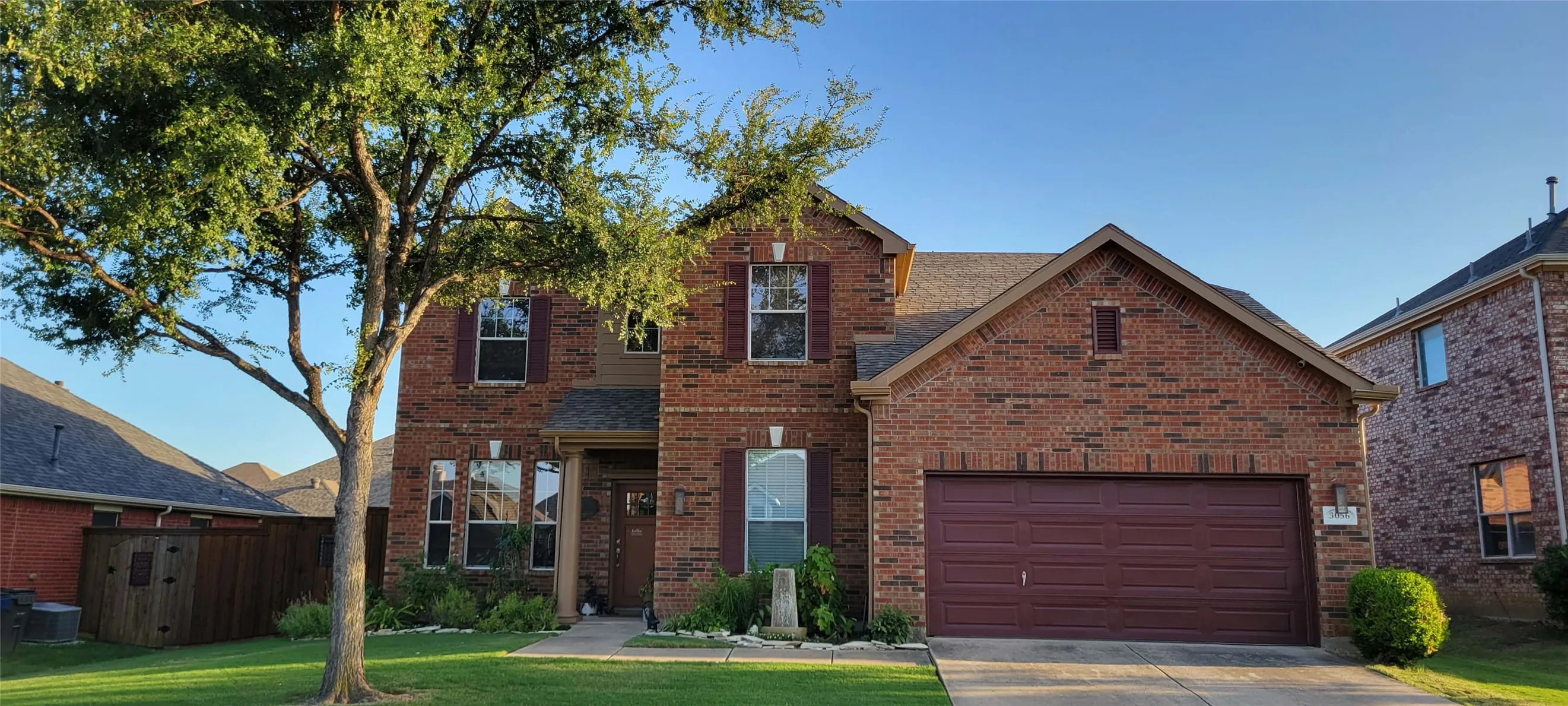 Single Family Residence For Sale in Denton County , 3056 Morning Star Drive, Little Elm, Texas 75068, 4 Bedroom, 3 Bathroom, 2 Garage spaces, 2,643 Sqft, built in 2005, mls#21354270, Real Estate Agent in Little Elm, Homes For Sale in Denton county, Homes For Sale in Little Elm, Realtor in Little Elm Texas, Real Estate Brokerage Independent Realty Texas, Luminita Cordes Realtor