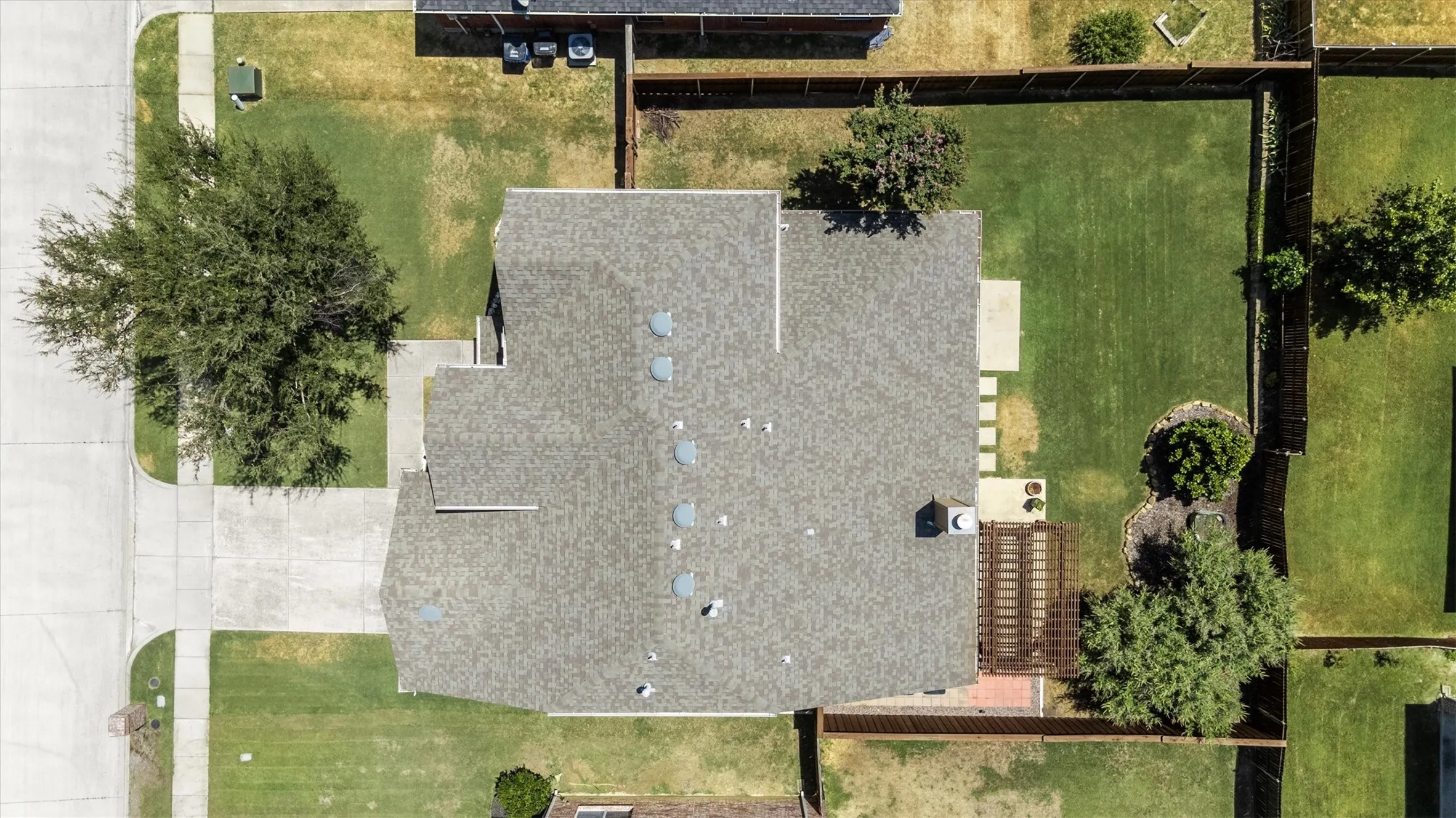 Single Family Residence For Sale in Denton County , 3056 Morning Star Drive, Little Elm, Texas 75068, 4 Bedroom, 3 Bathroom, 2 Garage spaces, 2,643 Sqft, built in 2005, mls#21354270, Real Estate Agent in Little Elm, Homes For Sale in Denton county, Homes For Sale in Little Elm, Realtor in Little Elm Texas, Real Estate Brokerage Independent Realty Texas, Luminita Cordes Realtor