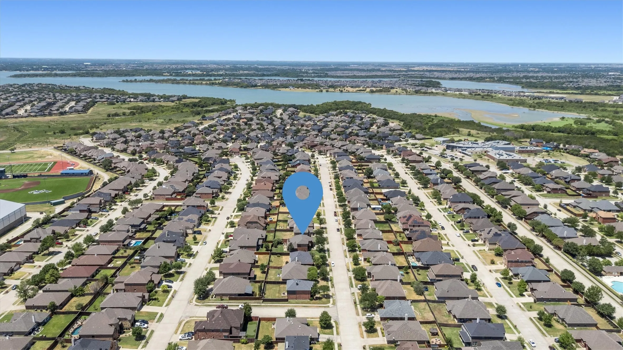 Single Family Residence For Sale in Denton County , 3056 Morning Star Drive, Little Elm, Texas 75068, 4 Bedroom, 3 Bathroom, 2 Garage spaces, 2,643 Sqft, built in 2005, mls#21354270, Real Estate Agent in Little Elm, Homes For Sale in Denton county, Homes For Sale in Little Elm, Realtor in Little Elm Texas, Real Estate Brokerage Independent Realty Texas, Luminita Cordes Realtor