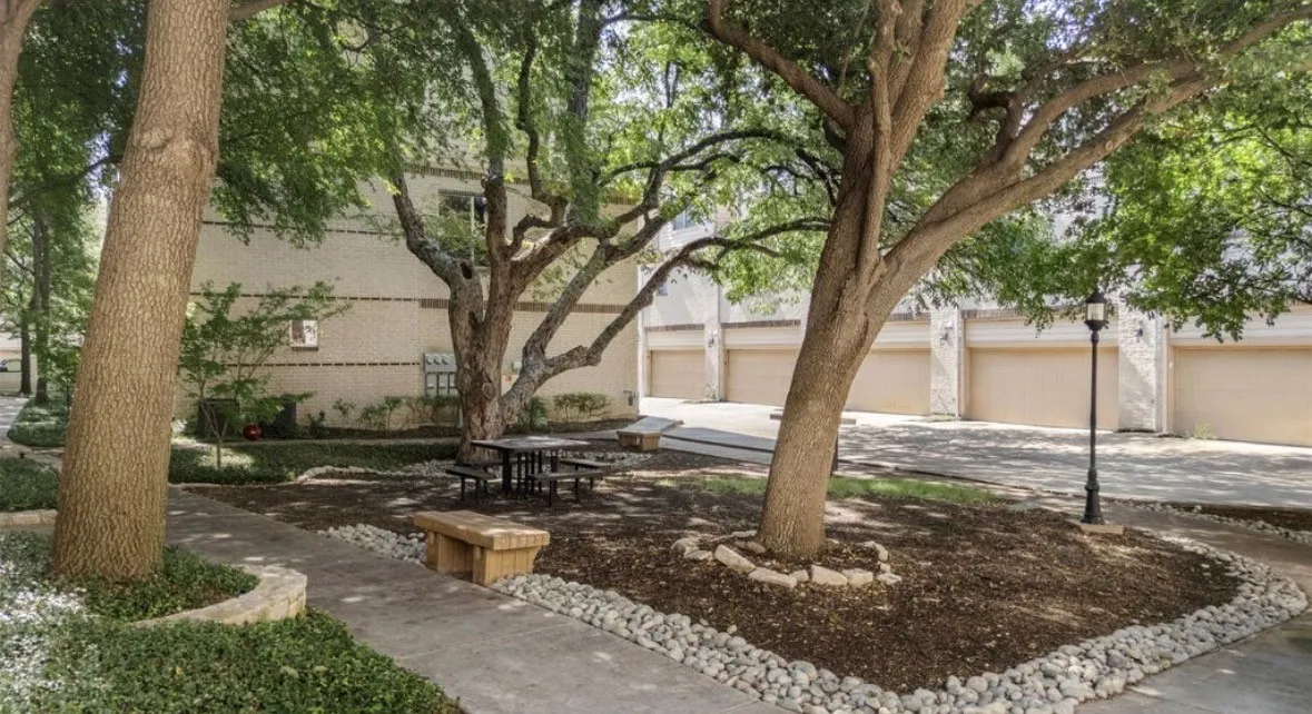 Condominium For Sale in Dallas County , 4830 Cedar Springs Road 11, Dallas, Texas 75219, 2 Bedroom, 3 Bathroom, 2 Garage spaces, 1,994 Sqft, built in 2005, mls#21353985, Real Estate Agent in Dallas, Homes For Sale in Dallas county, Homes For Sale in Dallas, Realtor in Dallas Texas, Real Estate Brokerage Independent Realty Texas, Luminita Cordes Realtor