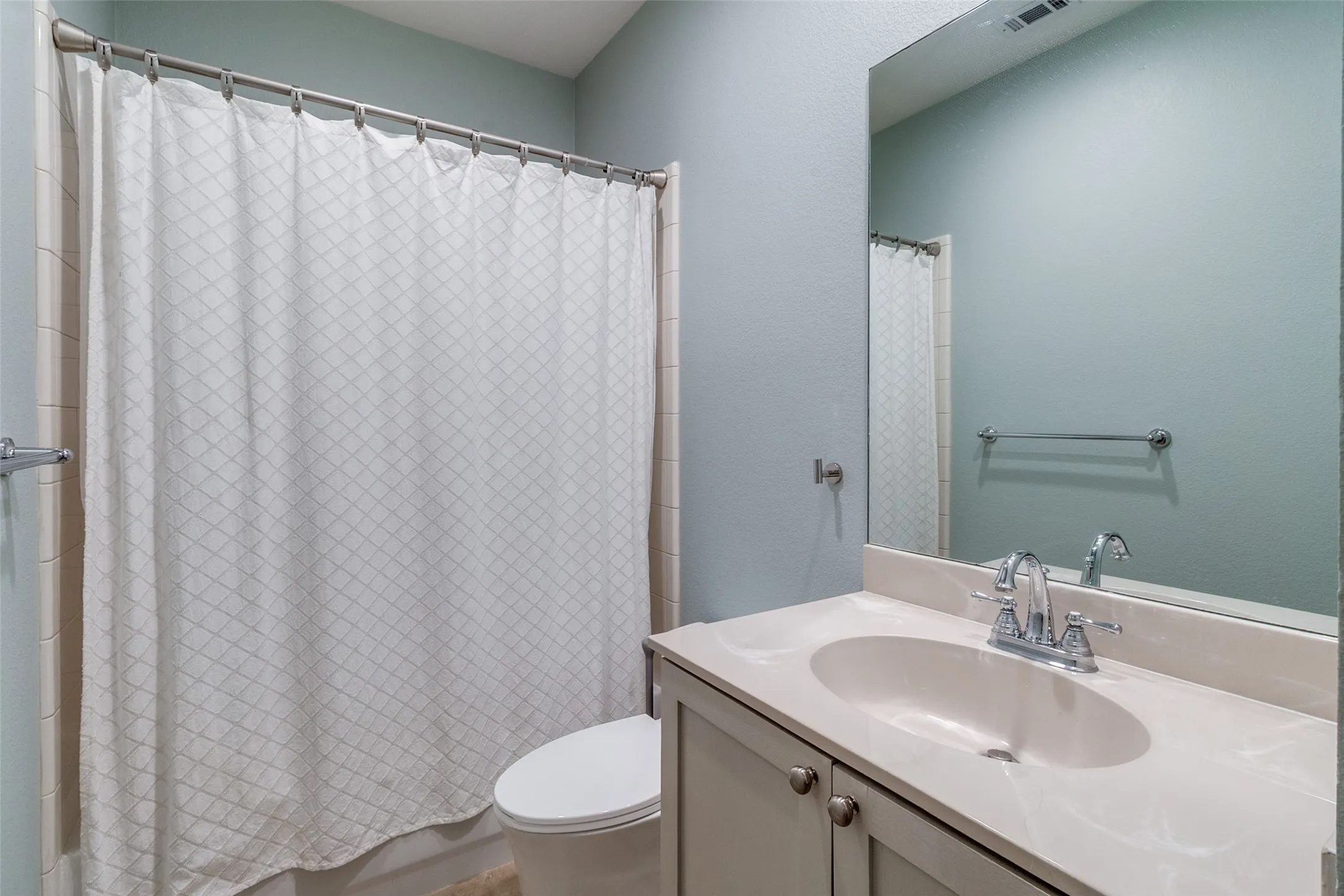 Condominium For Sale in Dallas County , 4830 Cedar Springs Road 11, Dallas, Texas 75219, 2 Bedroom, 3 Bathroom, 2 Garage spaces, 1,994 Sqft, built in 2005, mls#21353985, Real Estate Agent in Dallas, Homes For Sale in Dallas county, Homes For Sale in Dallas, Realtor in Dallas Texas, Real Estate Brokerage Independent Realty Texas, Luminita Cordes Realtor