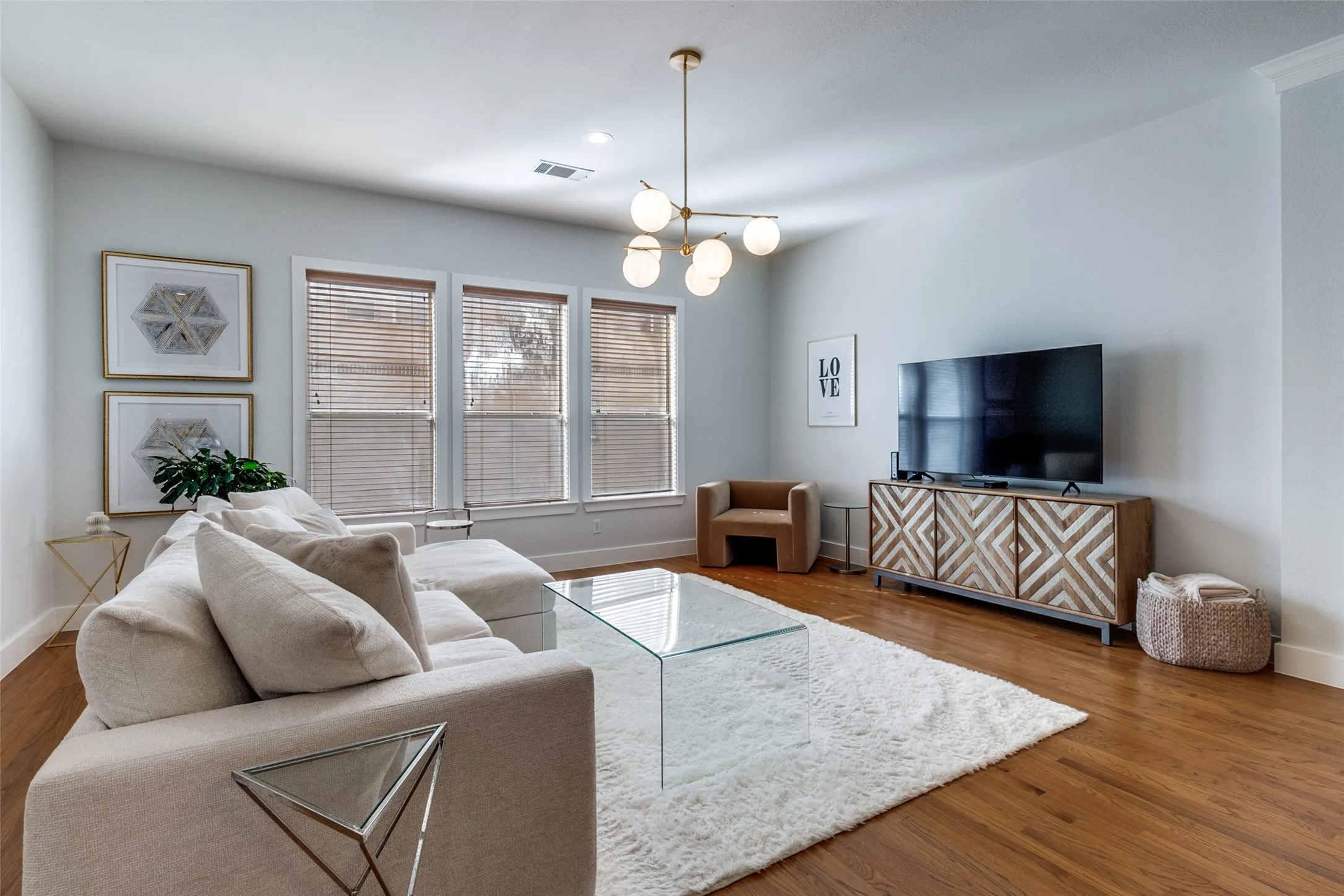 Condominium For Sale in Dallas County , 4830 Cedar Springs Road 11, Dallas, Texas 75219, 2 Bedroom, 3 Bathroom, 2 Garage spaces, 1,994 Sqft, built in 2005, mls#21353985, Real Estate Agent in Dallas, Homes For Sale in Dallas county, Homes For Sale in Dallas, Realtor in Dallas Texas, Real Estate Brokerage Independent Realty Texas, Luminita Cordes Realtor