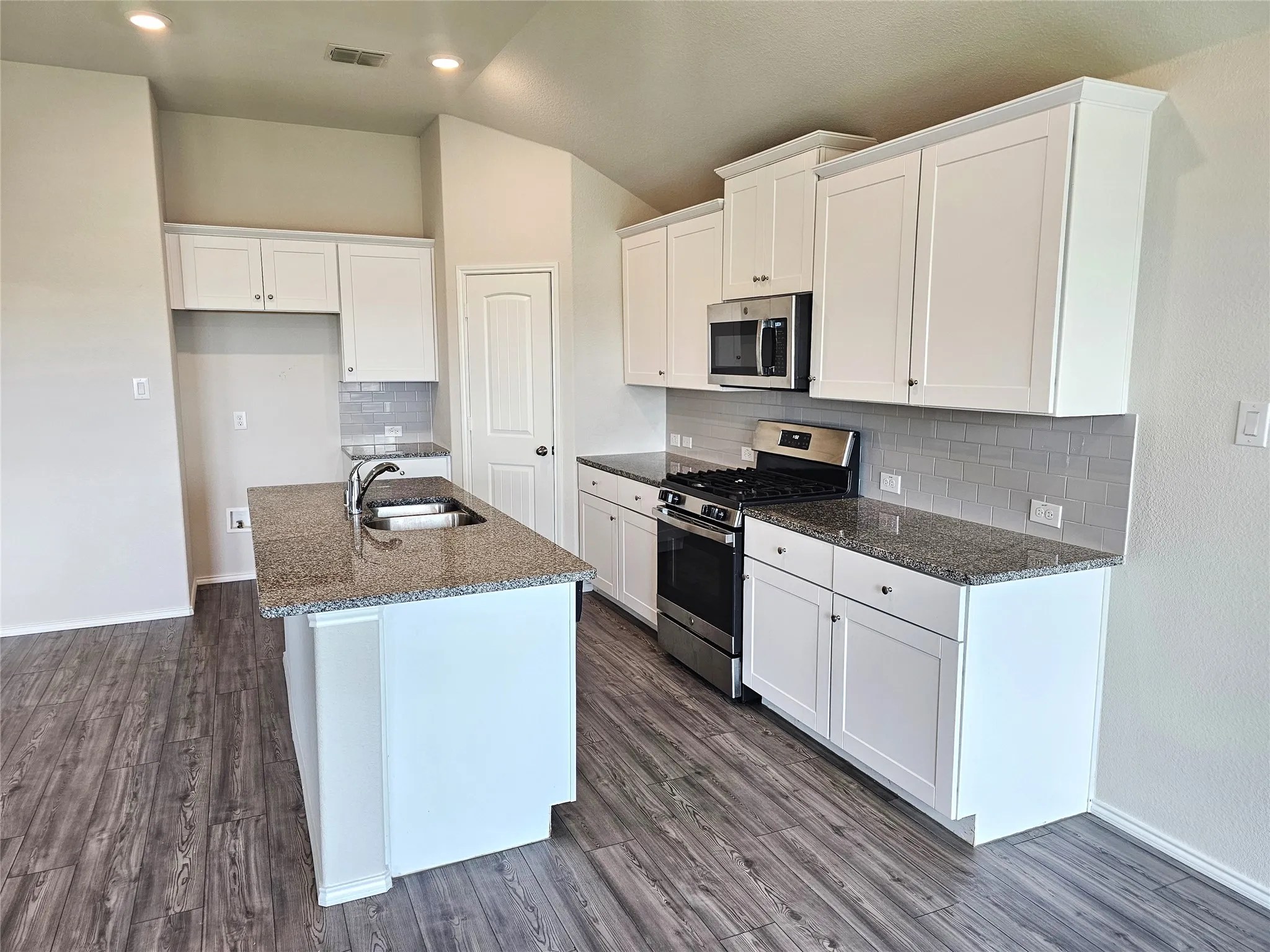 Single Family Residence For Rent in Denton County , 4529 Ashmark Road, Little Elm, Texas 76227, 4 Bedrooms, 2 Bathrooms, 2 Garage spaces, 1,852 Sqft, built in 2020, Price $2,345, mls#21354295, Real Estate Agent in Little Elm, Homes For Rent in Denton county, Homes For Rent in Little Elm, Realtor in Little Elm Texas, Real Estate Brokerage Independent Realty Texas, Luminita Cordes Realtor