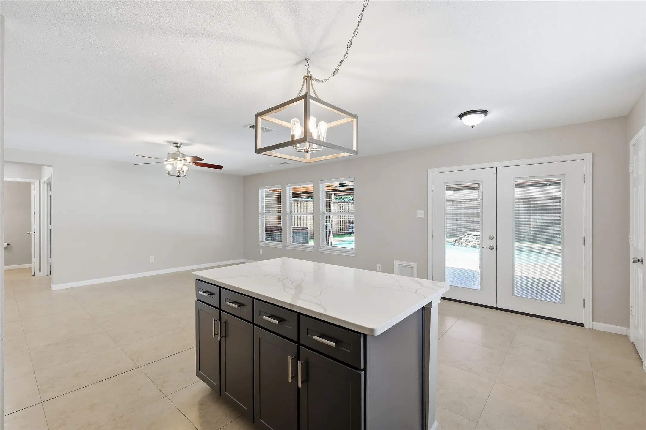 Single Family Residence For Sale in Tarrant County , 3520 Cattlebaron Drive, Fort Worth, Texas 76262, 4 Bedroom, 3 Bathroom, 2 Garage spaces, 2,402 Sqft, built in 2001, mls#21354119, Real Estate Agent in Fort Worth, Homes For Sale in Tarrant county, Homes For Sale in Fort Worth, Realtor in Fort Worth Texas, Real Estate Brokerage Independent Realty Texas, Luminita Cordes Realtor